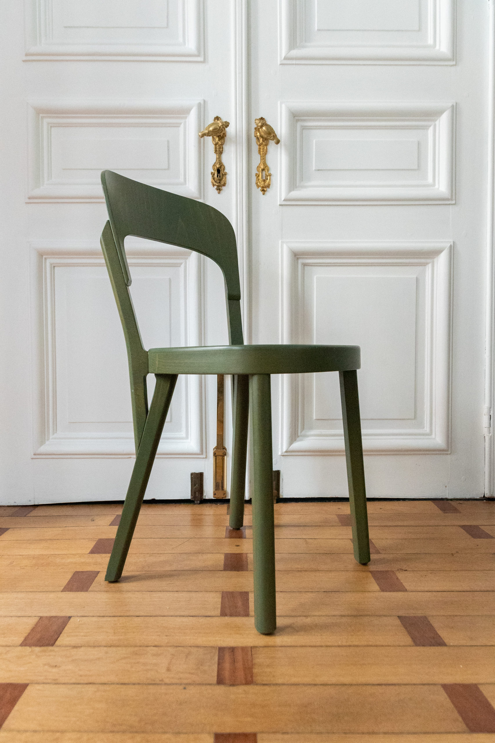 chaise-contemporaine-morderne-thoner-aurore-morisse-liège-antiquaire-chestret5-1