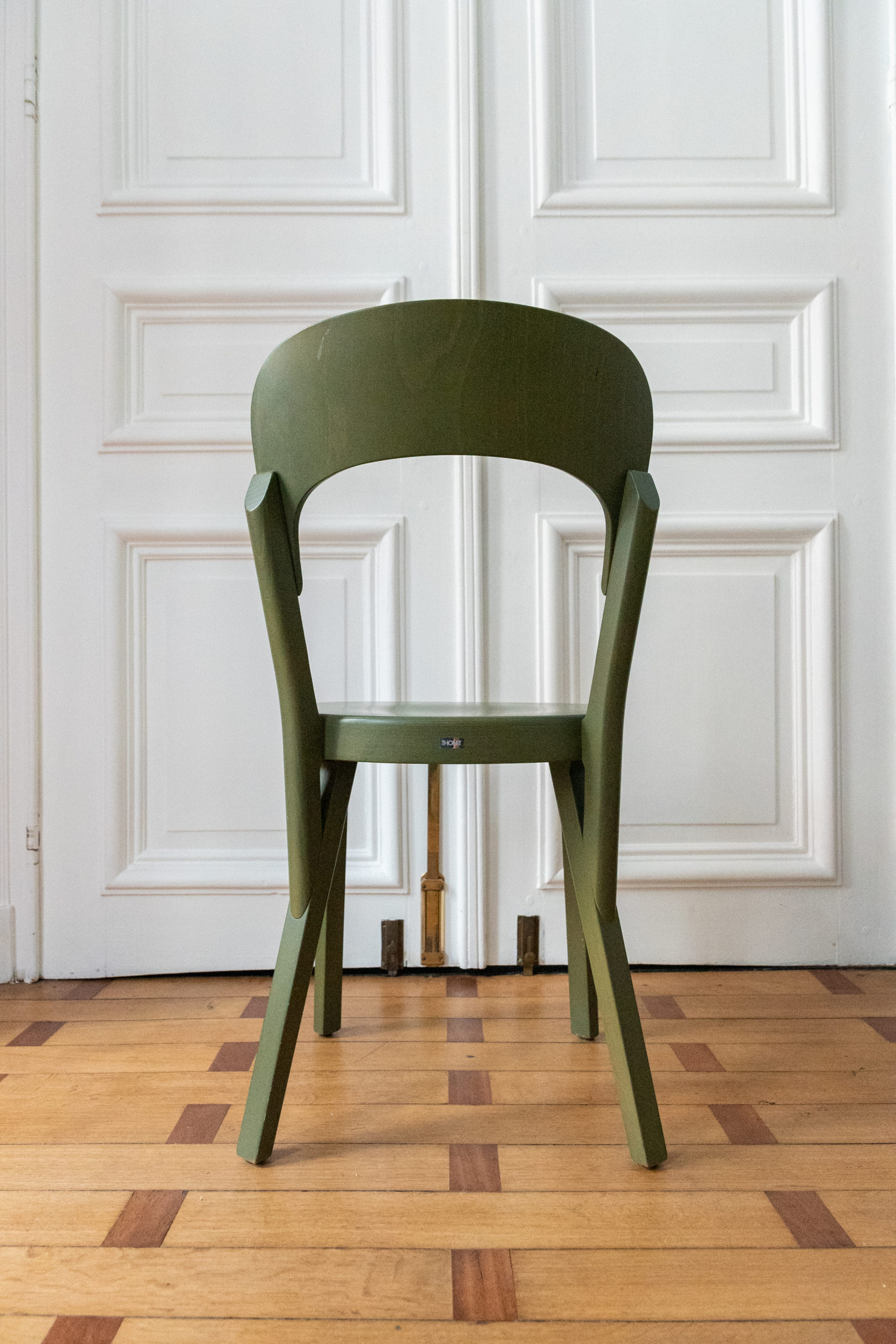 chaise-contemporaine-morderne-thoner-aurore-morisse-liège-antiquaire-chestret5-2