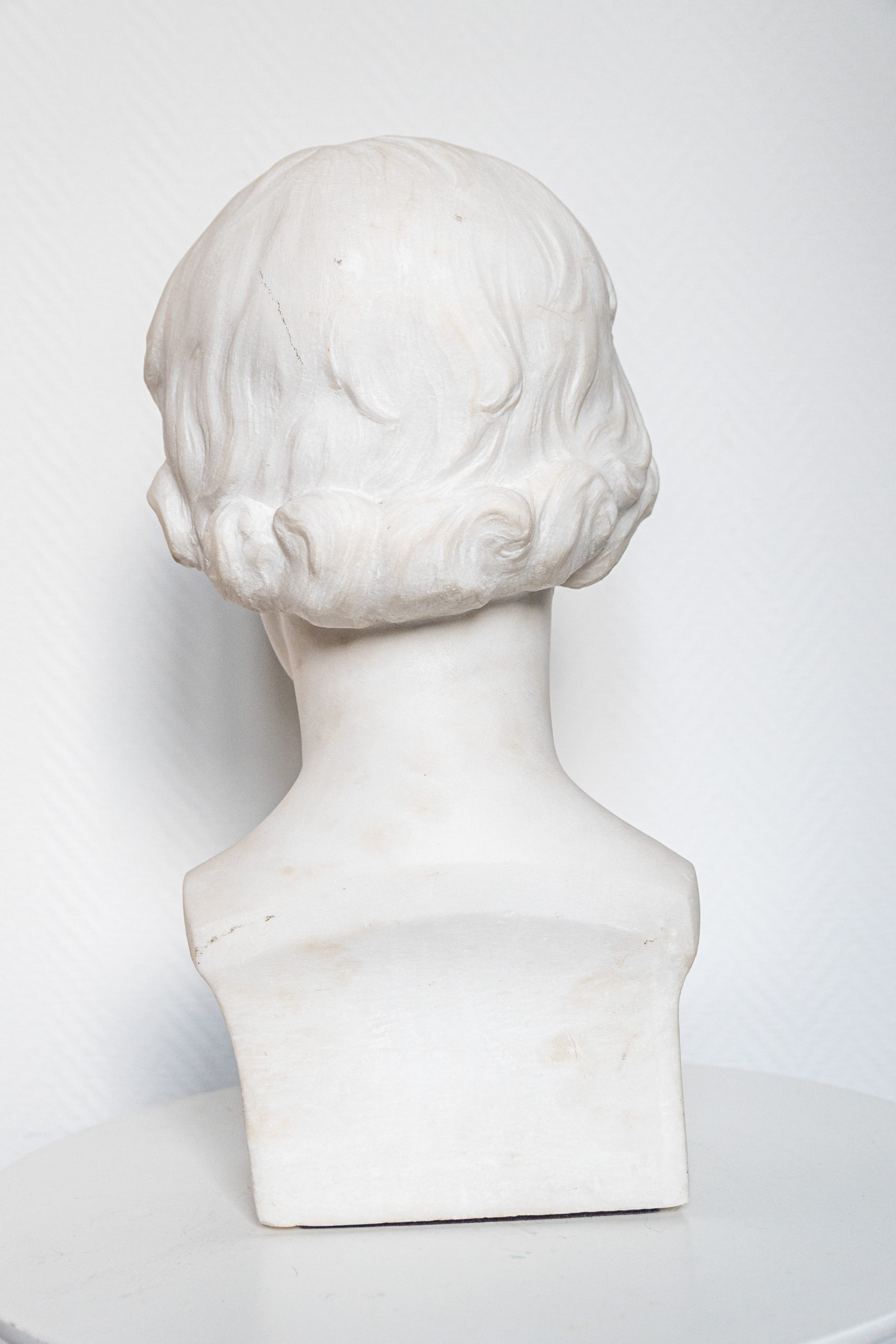 Buste-marbre-carrare-charles-ernest-diosi-sculpture-1920-Buste-femme-antiquaire-liège-aurore-morisse-affaire-conclue4