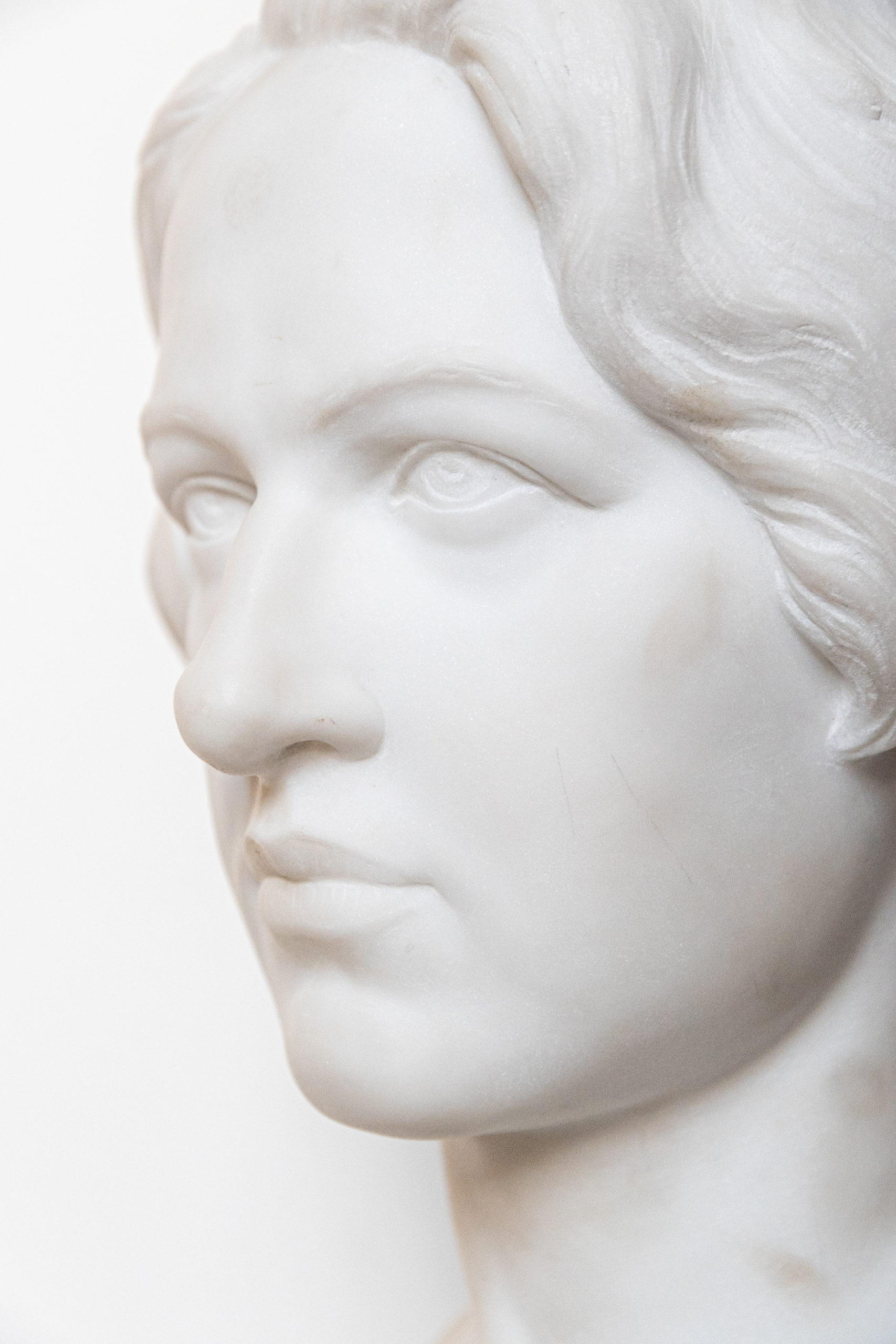 Buste-marbre-carrare-charles-ernest-diosi-sculpture-1920-Buste-femme-antiquaire-liège-aurore-morisse-affaire-conclue5