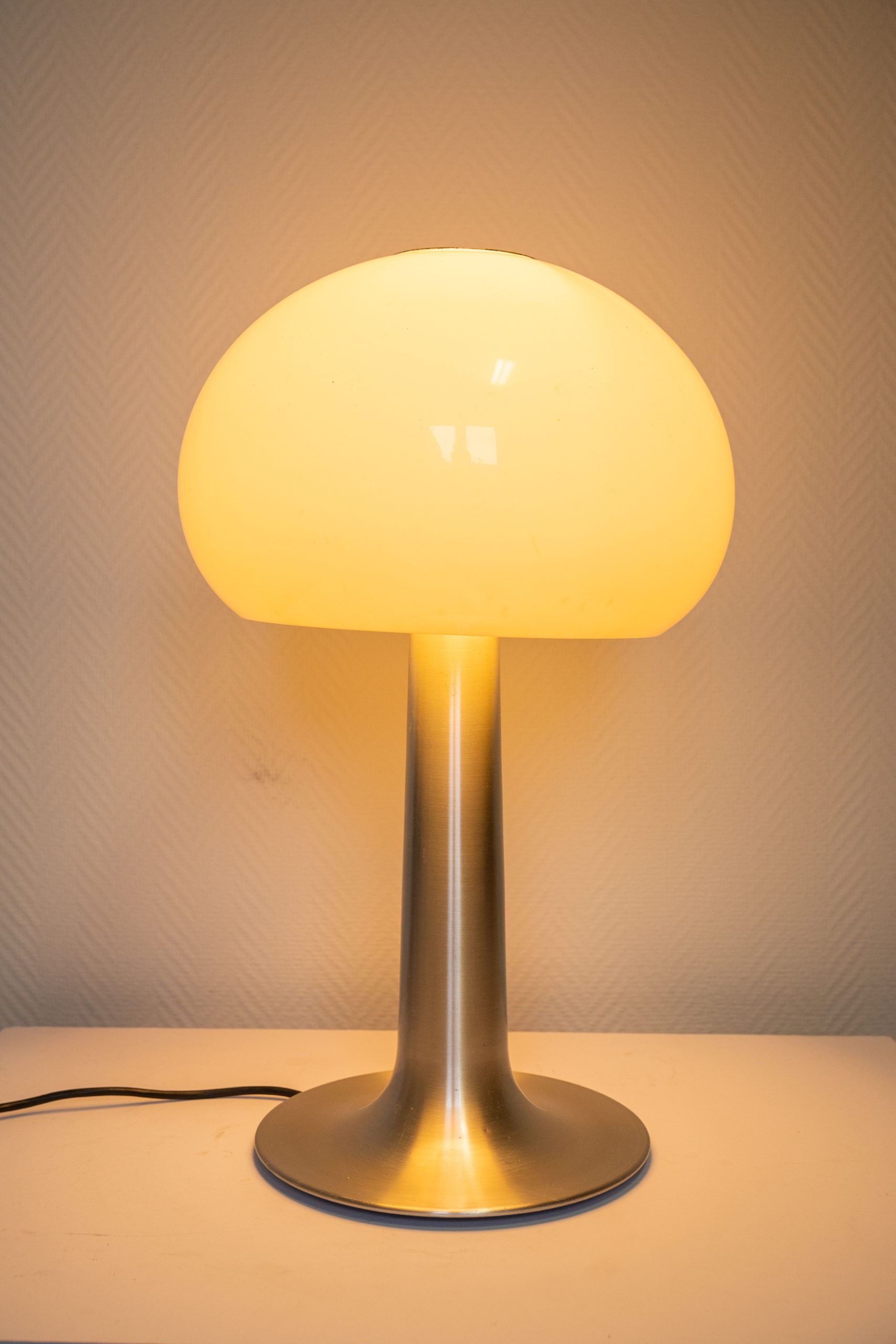 Lampe-champignon-aluminium-vintage-décoration-intérieur-idée-cadeau-noel-aurore-morisse-antiquaire-affaire-conclue-liège1