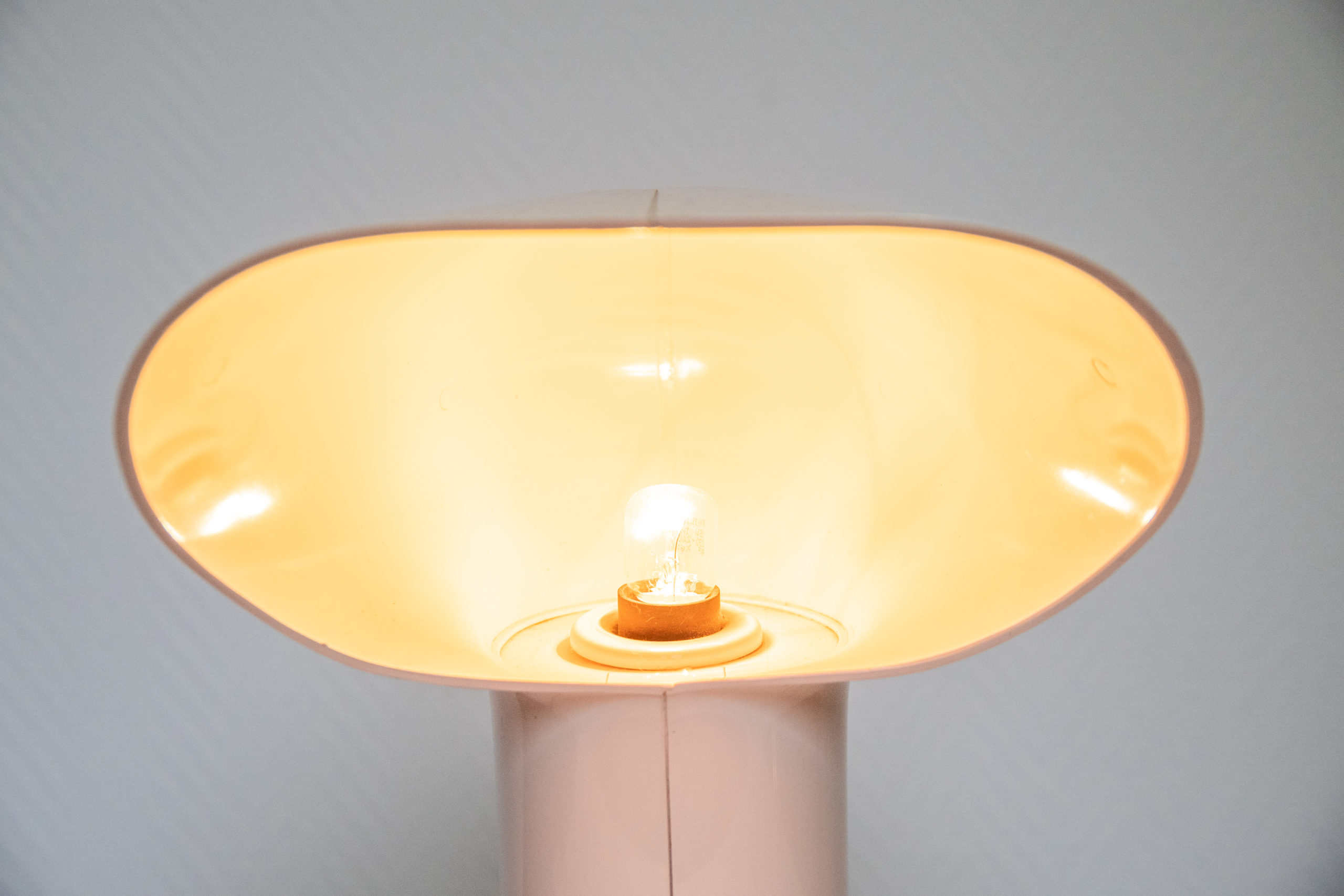 Lampe-sorella-harvey-guzzini-1960-vintage-lampe-décoration-aurore-morisse-antiquaire-loiège-paris-affaire-conclue2