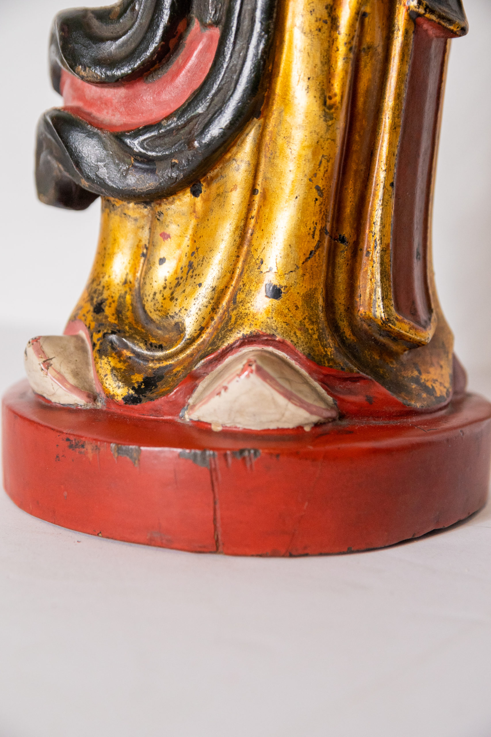 Aurore-morisse-acheteur-affaire-conclue-antiquaire-paris-liège-art-expertise-estimation-ojet-antiquités-sculpture-bois-moine-taoiste-XIXe-bois-doré-tibet-vietnam11-2