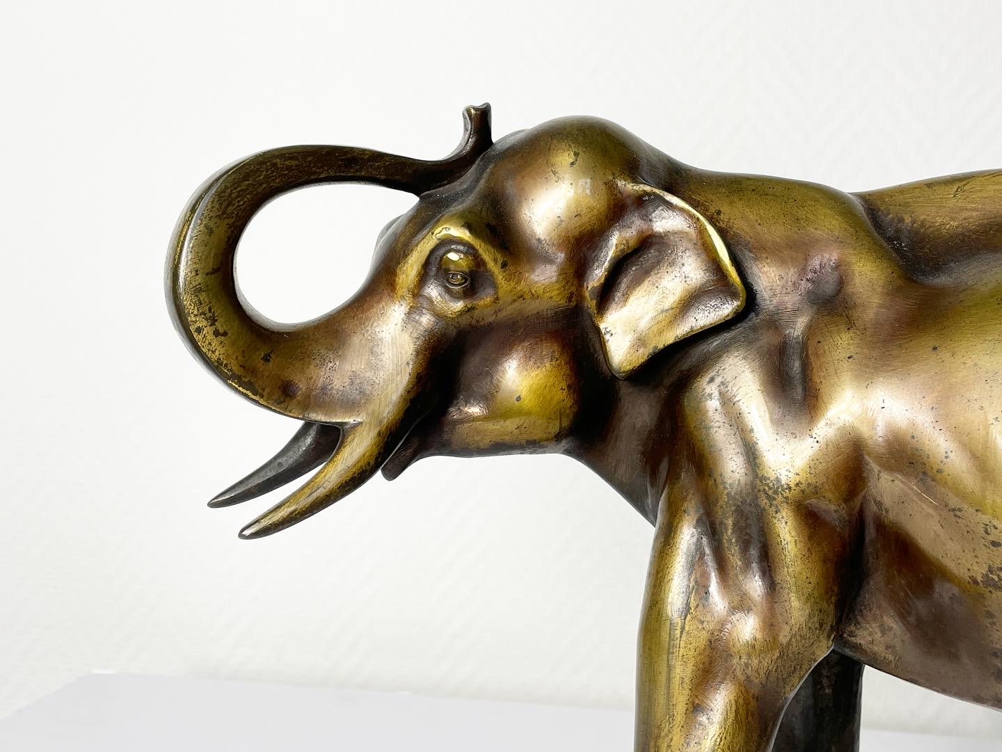 Elephant-sculpture-animalière-bronze-doré-xixe-xxe-aurore-morisse-affaire-conclue-chestret5-liège-paris6