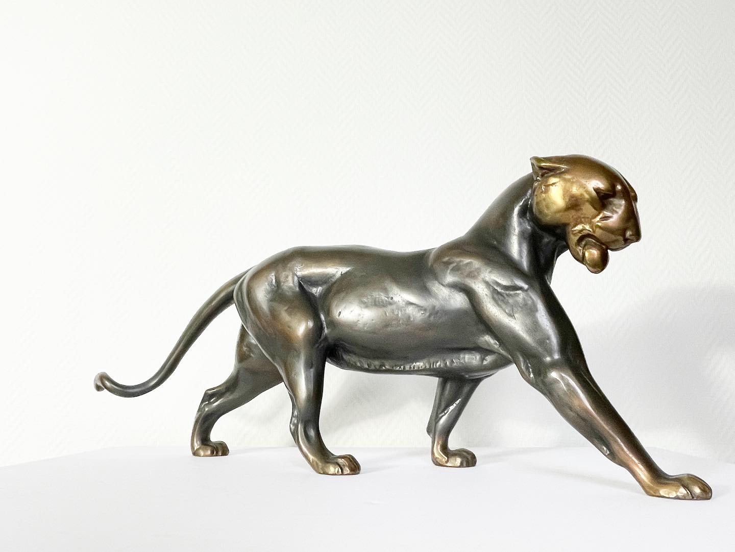 Lionne-guépard-bronze-animaux-patine-paire-art-deco-XXe-aurore-morisse-affaire-conclue15