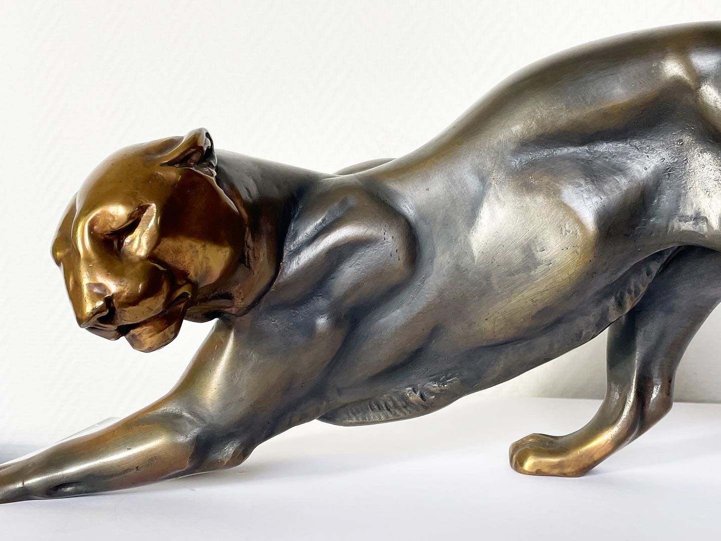 Lionne-guépard-bronze-animaux-patine-paire-art-deco-XXe-aurore-morisse-affaire-conclue9