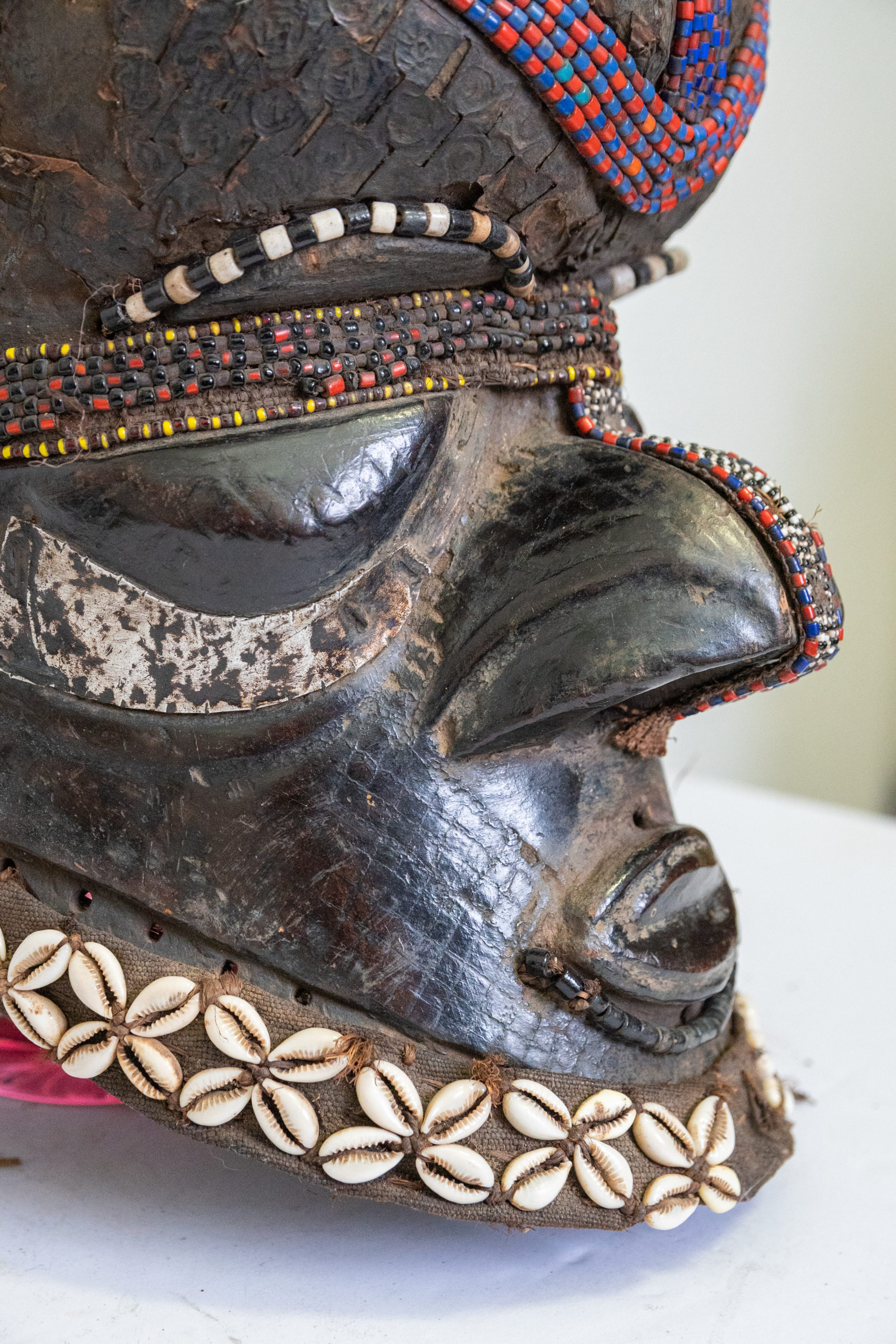 masque-bwom-kuba-kasaï-occidental-afrique-sculpture-art-primitif-antika-gombe-boboto-mbungu-mbuka-aurore-morisse-antiquaire-liège-paris5