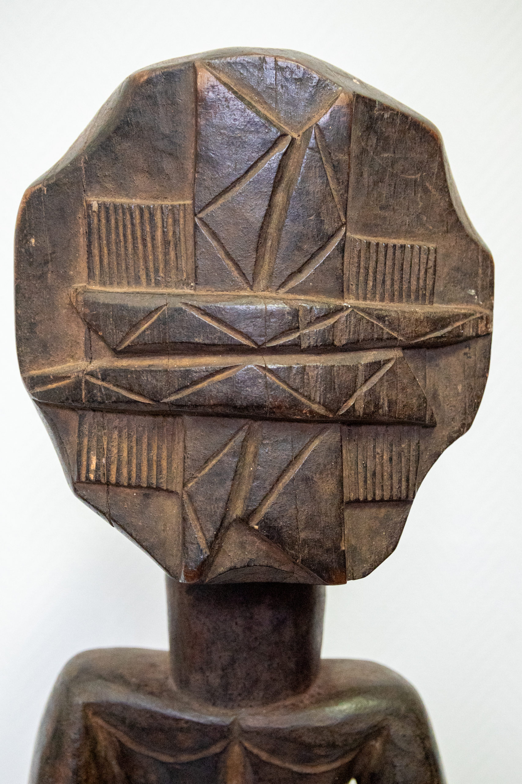 sculpture-africaine-hemba-singiti-niebo-luika-république-démocratique-congo-art-primitif-collection-lusingiti-aurore-morisse-affaire-conclue-antiquaité-antiquaire-paris-liège9
