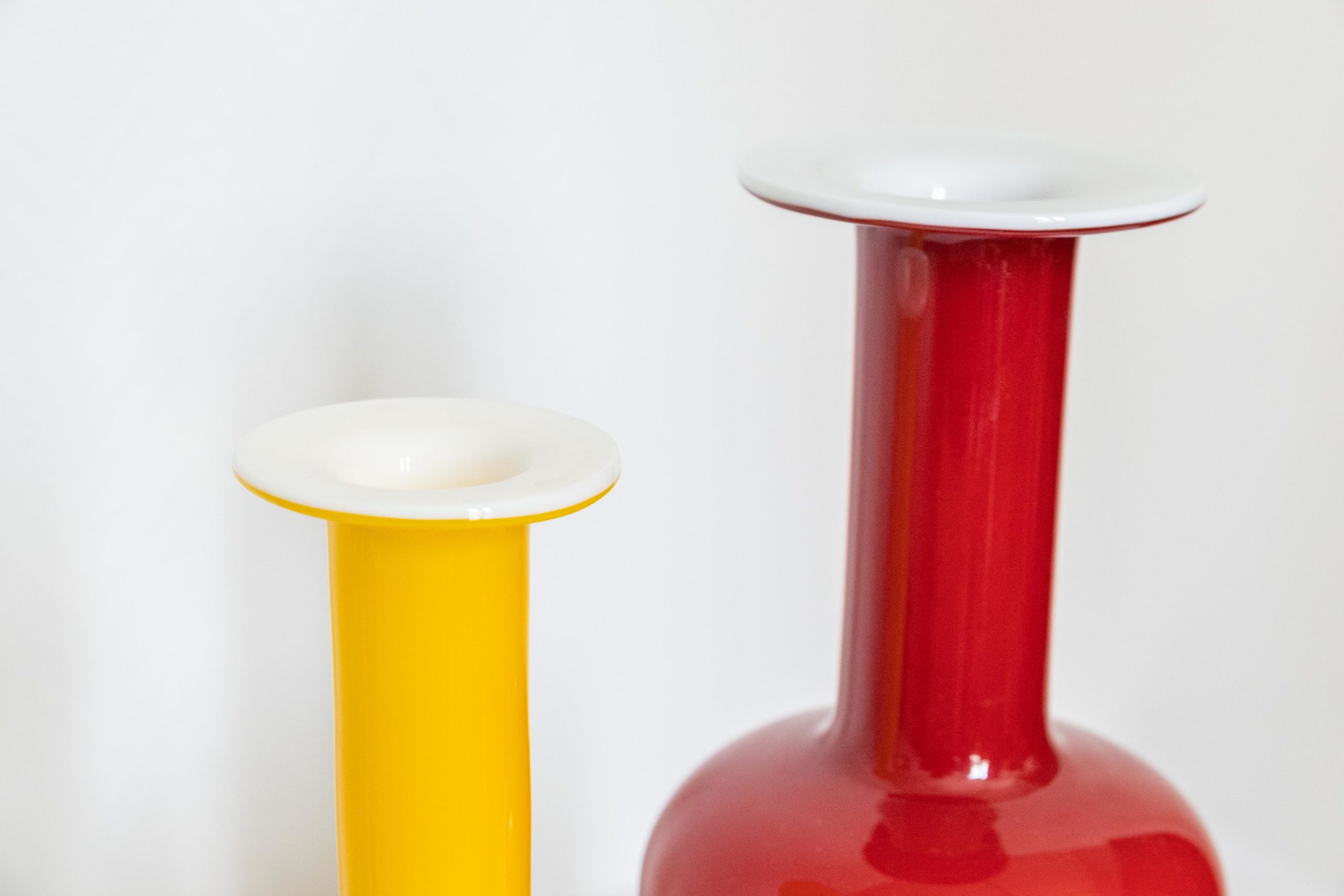 vase-rouge-jaune-Design-Otto-Brauer-Holmegaard-Danemark-1960-aurore-morisse-antiquaire-collection-décoration-antiquités-expertise-affaire-conclue14