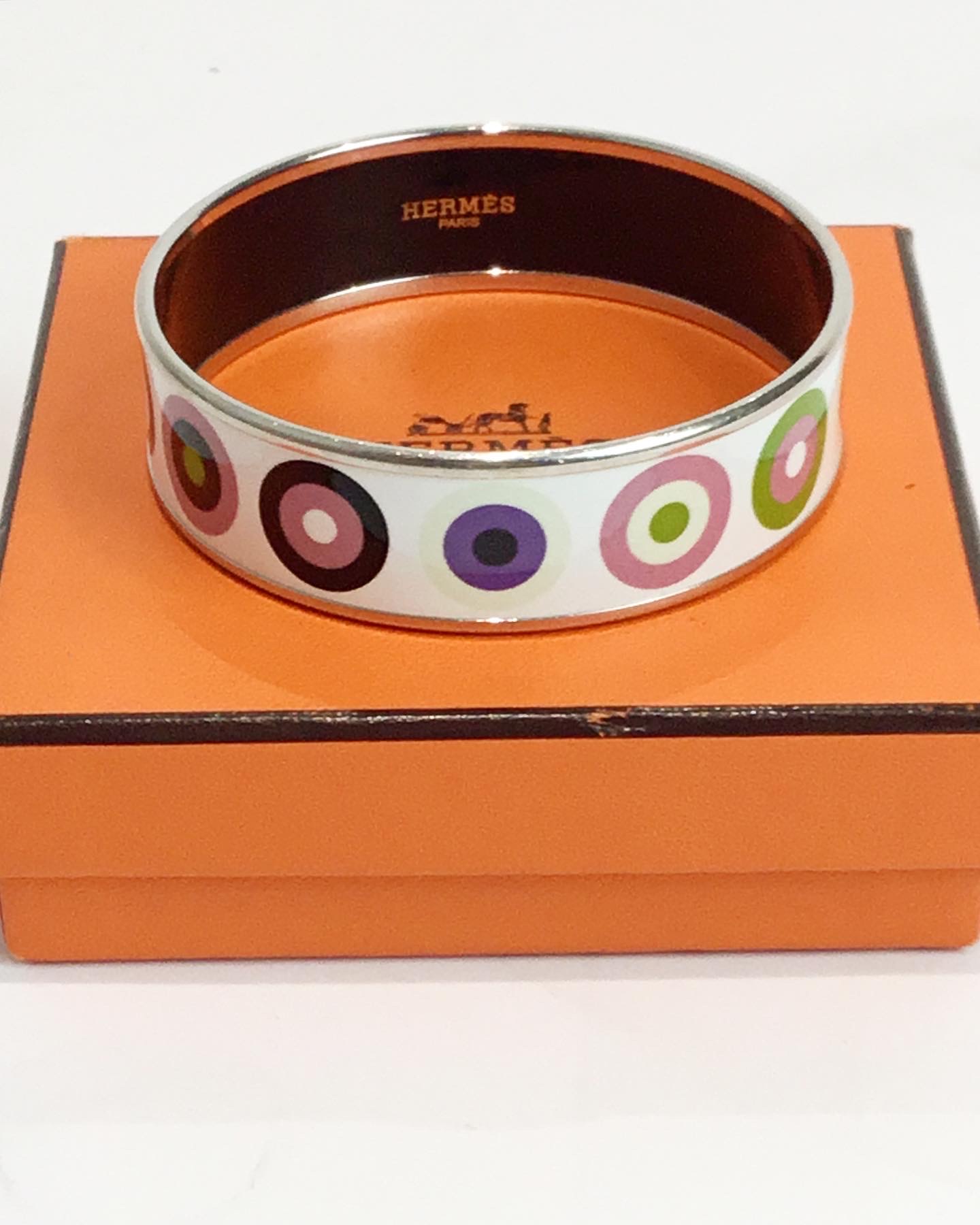 bracelet-hermes-emaillé-émail-aurore-morisse-luxe-bijoux-idée-cadeau-liège-affaireconclue-31