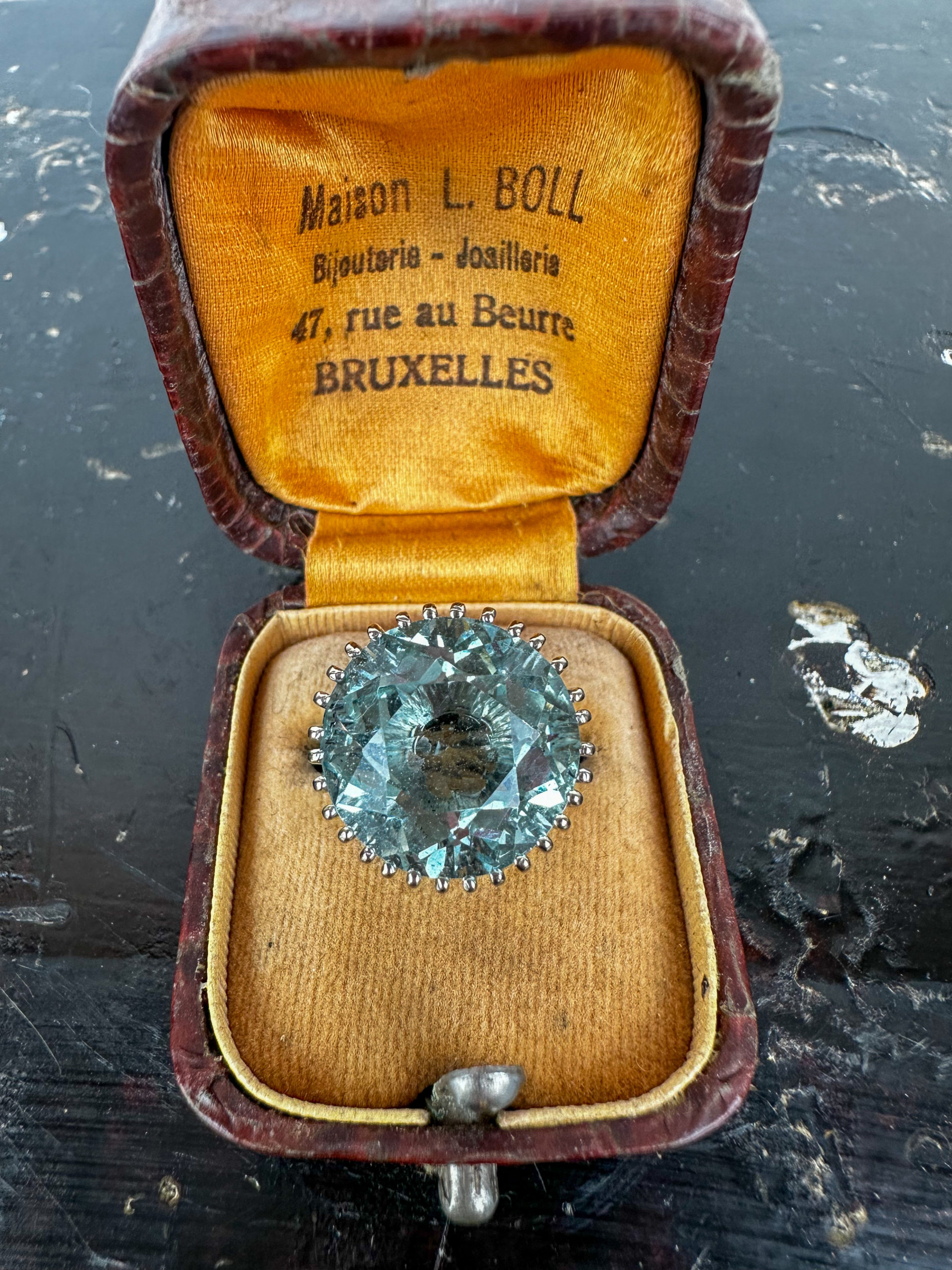 IMG_6866aurore-morisse-affaire-conclue-bijoux-bague-en-or-ancien-aiguemarine-or-blanc-vintage-rétro-collectionneur-aiguemarine-investissement