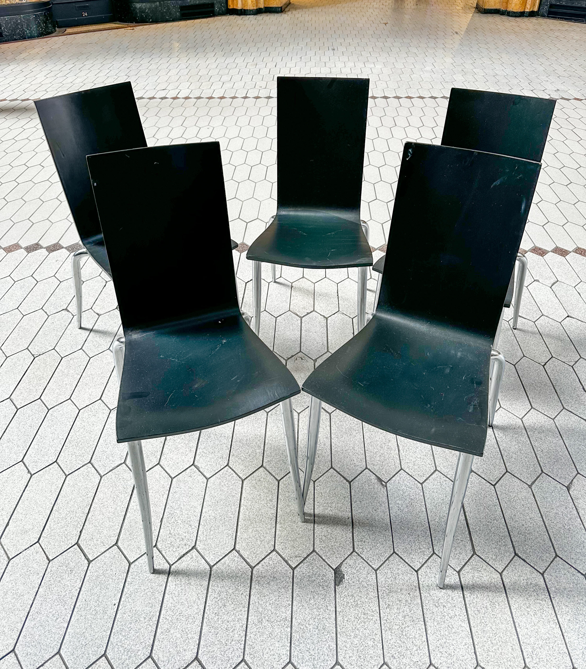 Mobiliers• Chaises 
