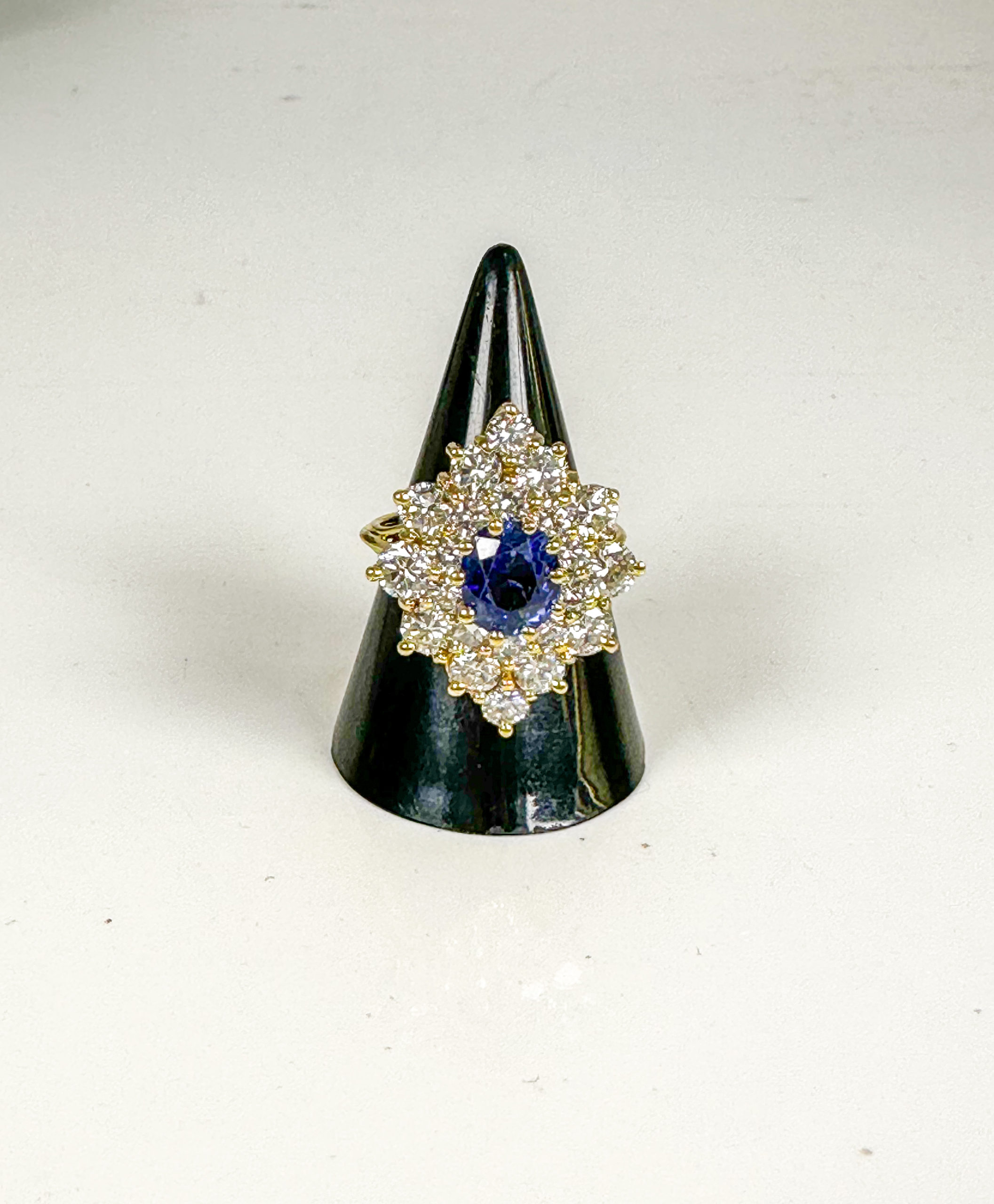 IMG_0005aurore morisse affaire conclue bijoux bague ancienne sapphire diamants seconde main vintage collection mariage fiançailles