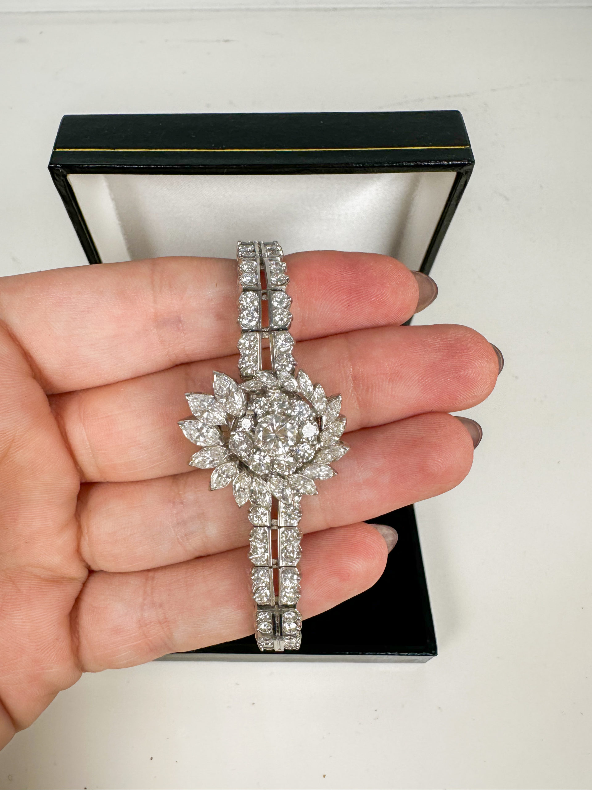 IMG_9943aurore morisse affaire conclue bijoux montre diamants bracelet tissot femme couvercle seconde main vintage occassion collectionneur