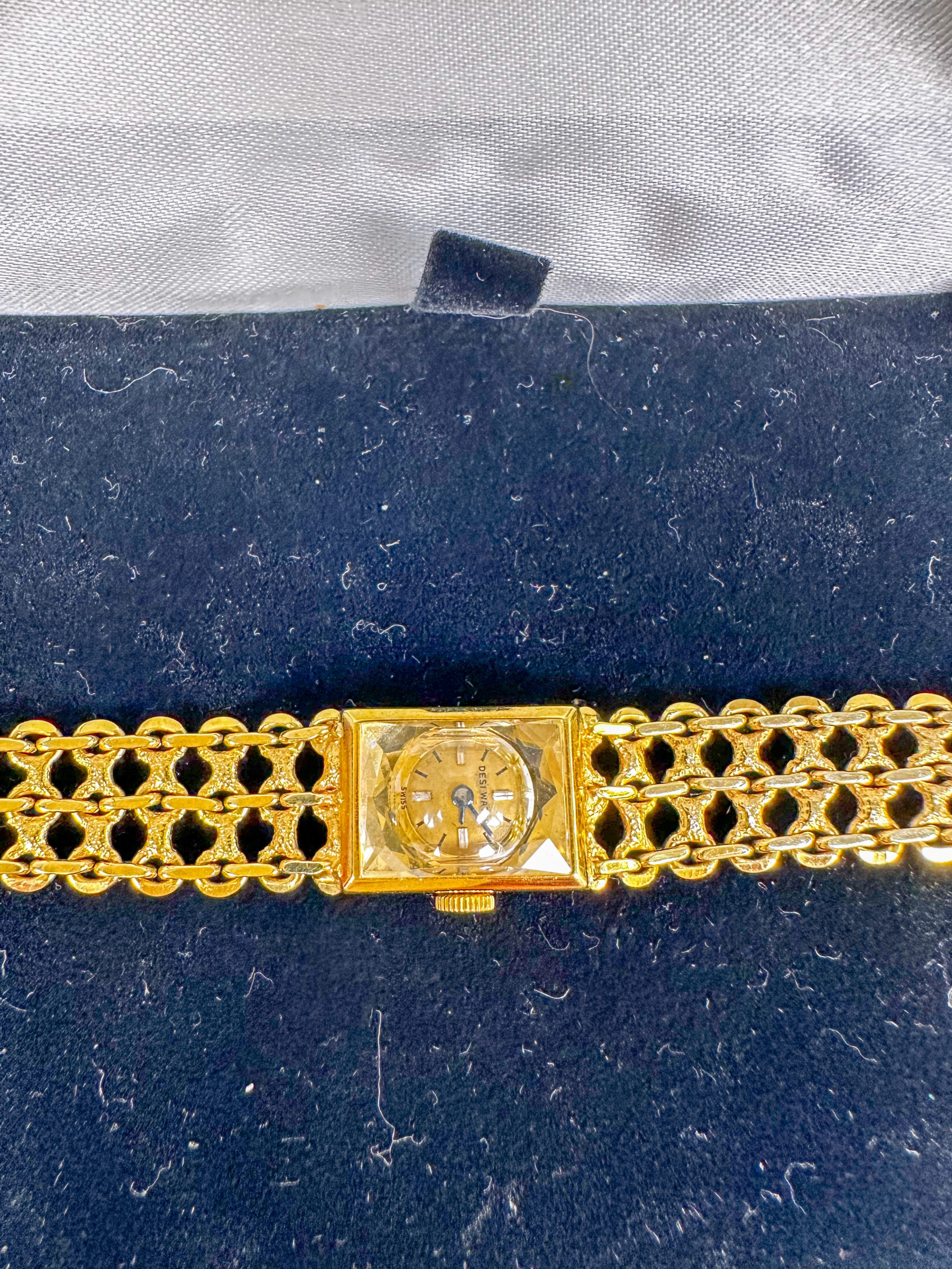 IMG_9949aurore morisse affaire conclue bijoux montre bracelet or femme seconde main vintage occassion collectionneur