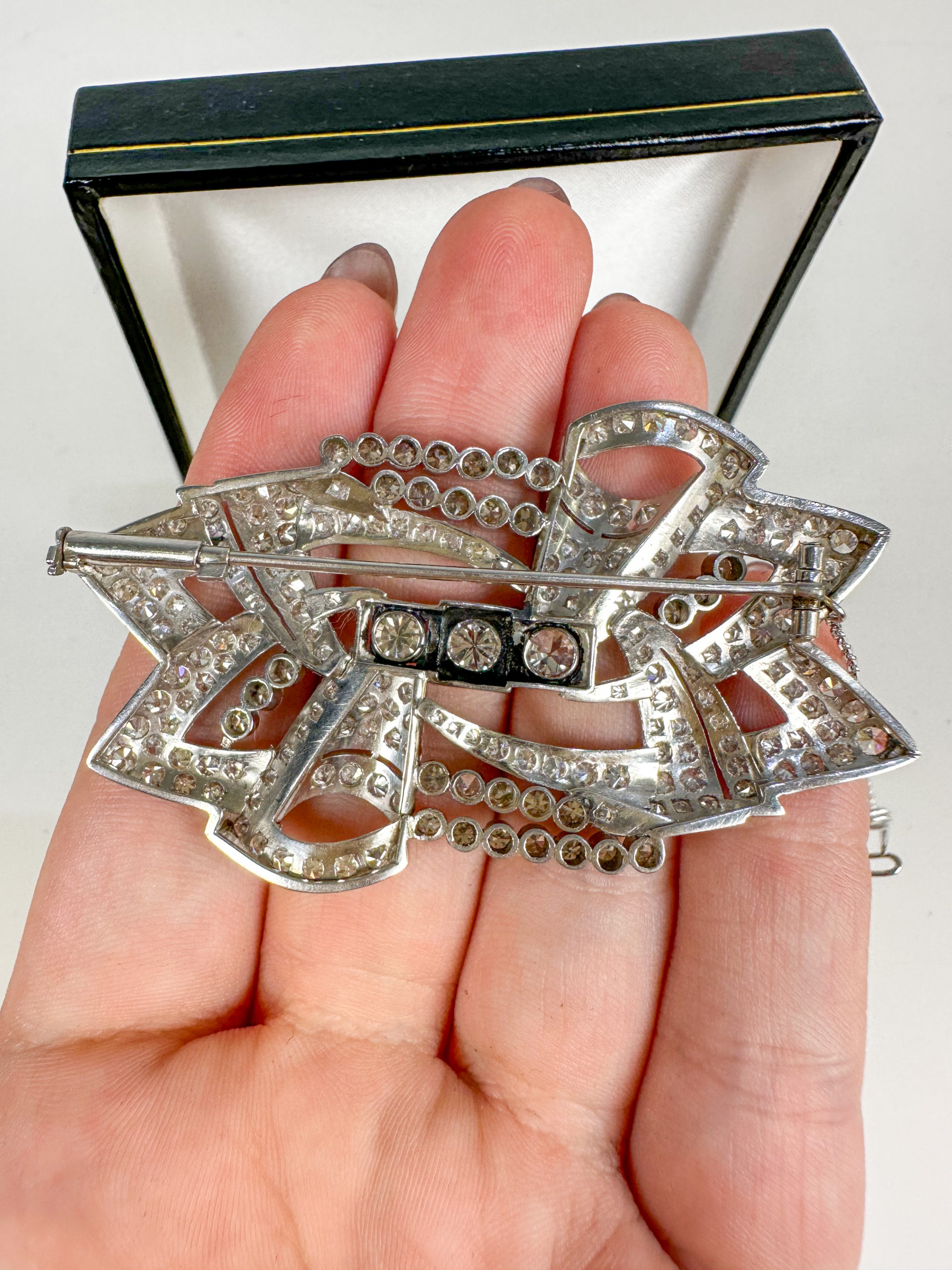 IMG_9966aurore morisse affaire conclue bijoux broche diamants or blanc art deco seconde main vintage occassion collectionneur