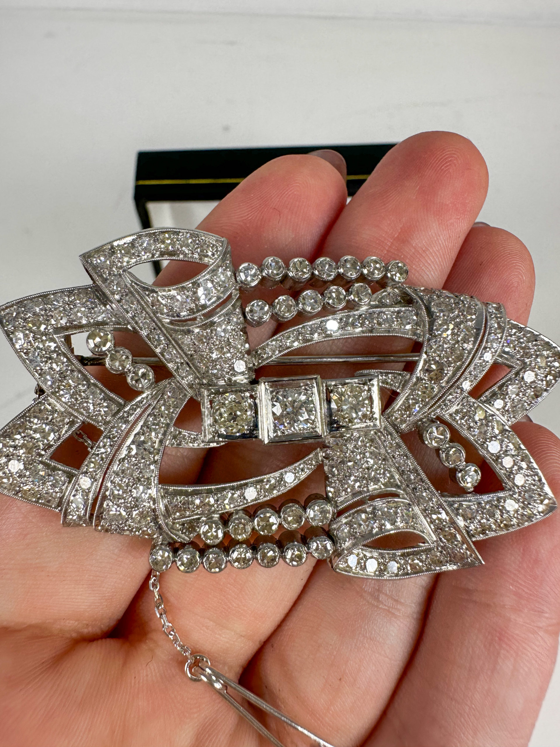IMG_9967aurore morisse affaire conclue bijoux broche diamants or blanc art deco seconde main vintage occassion collectionneur