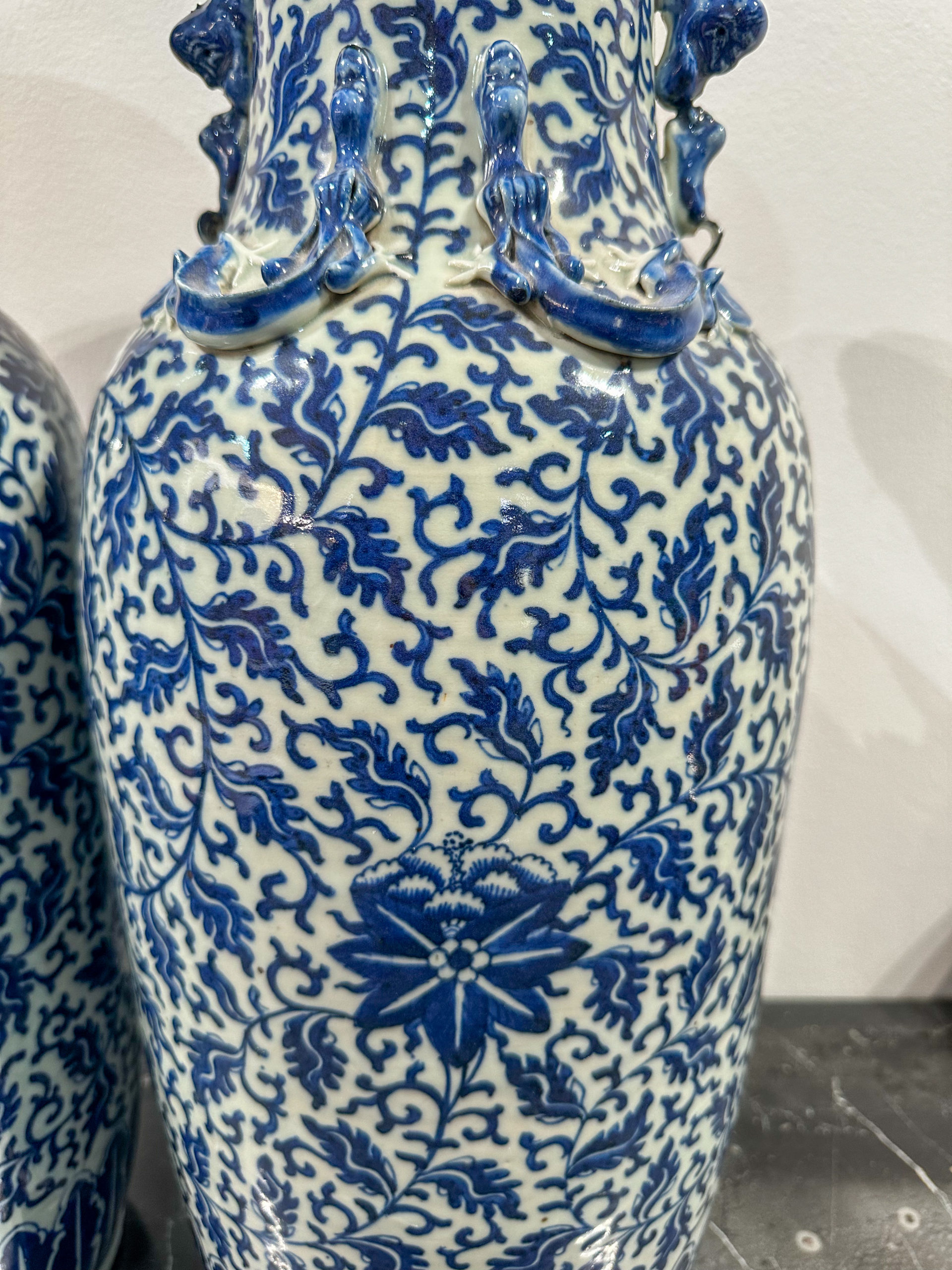 IMG_0831aurore morisse affaire conclue céramique vase chinois paire bleu salamandre grand format collection décoration