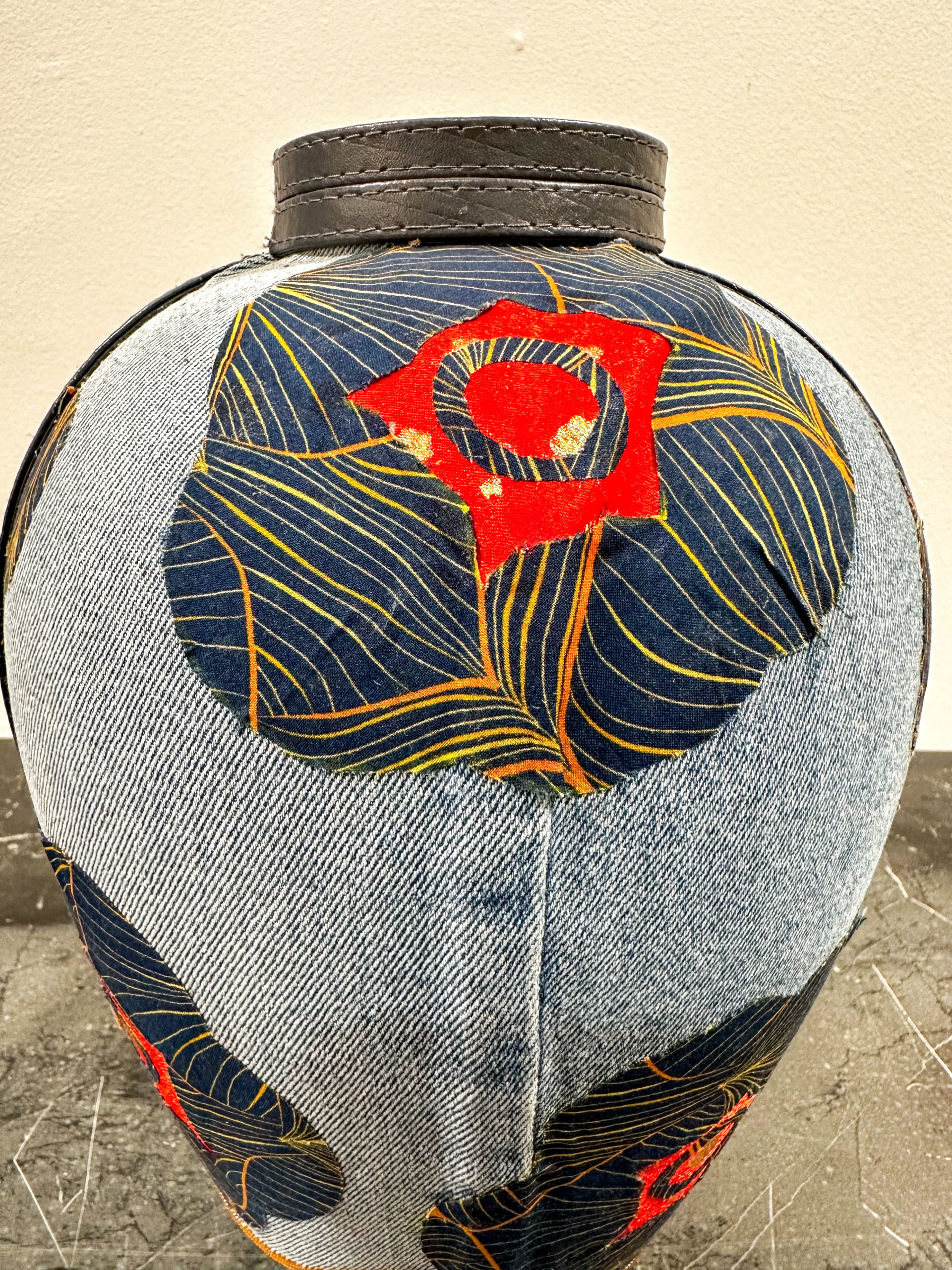 IMG_0852aurore morisse affaire conclue vase céramique pythie the fool delphine fontaine charder upcycling création pièce unique décoration