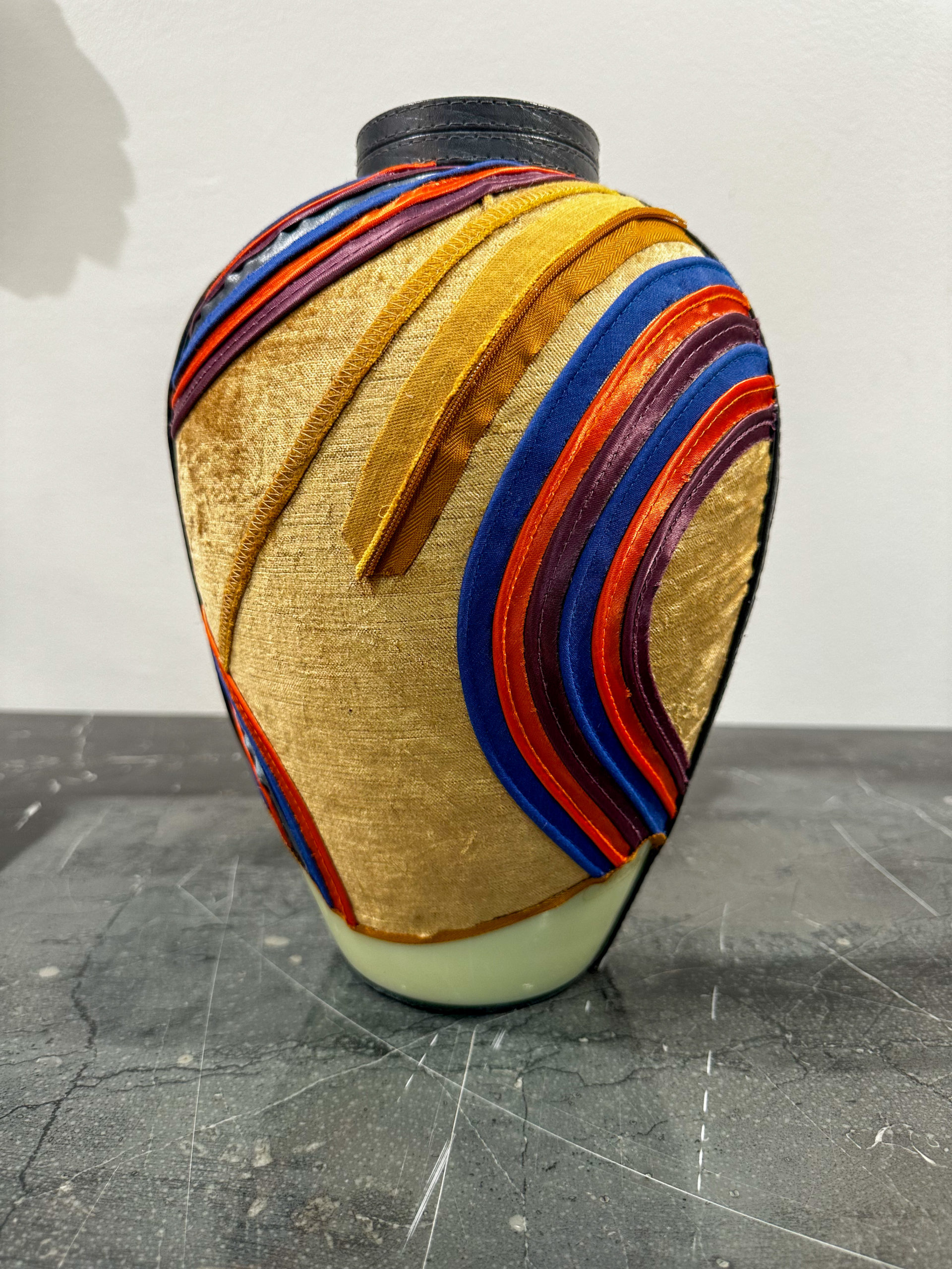 IMG_0853aurore morisse affaire conclue vase céramique pythie the fool delphine fontaine charder upcycling création pièce unique décoration