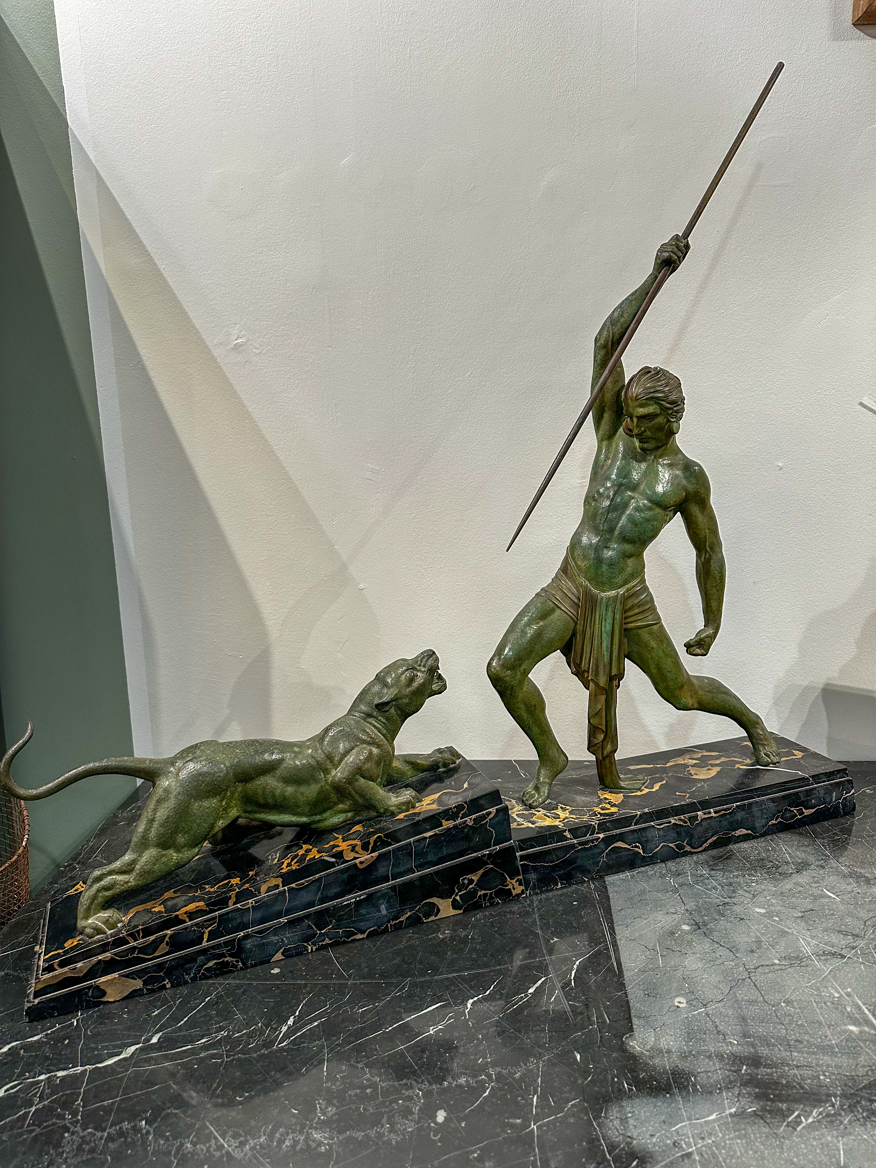 Sculpture• Demeter Chiparus