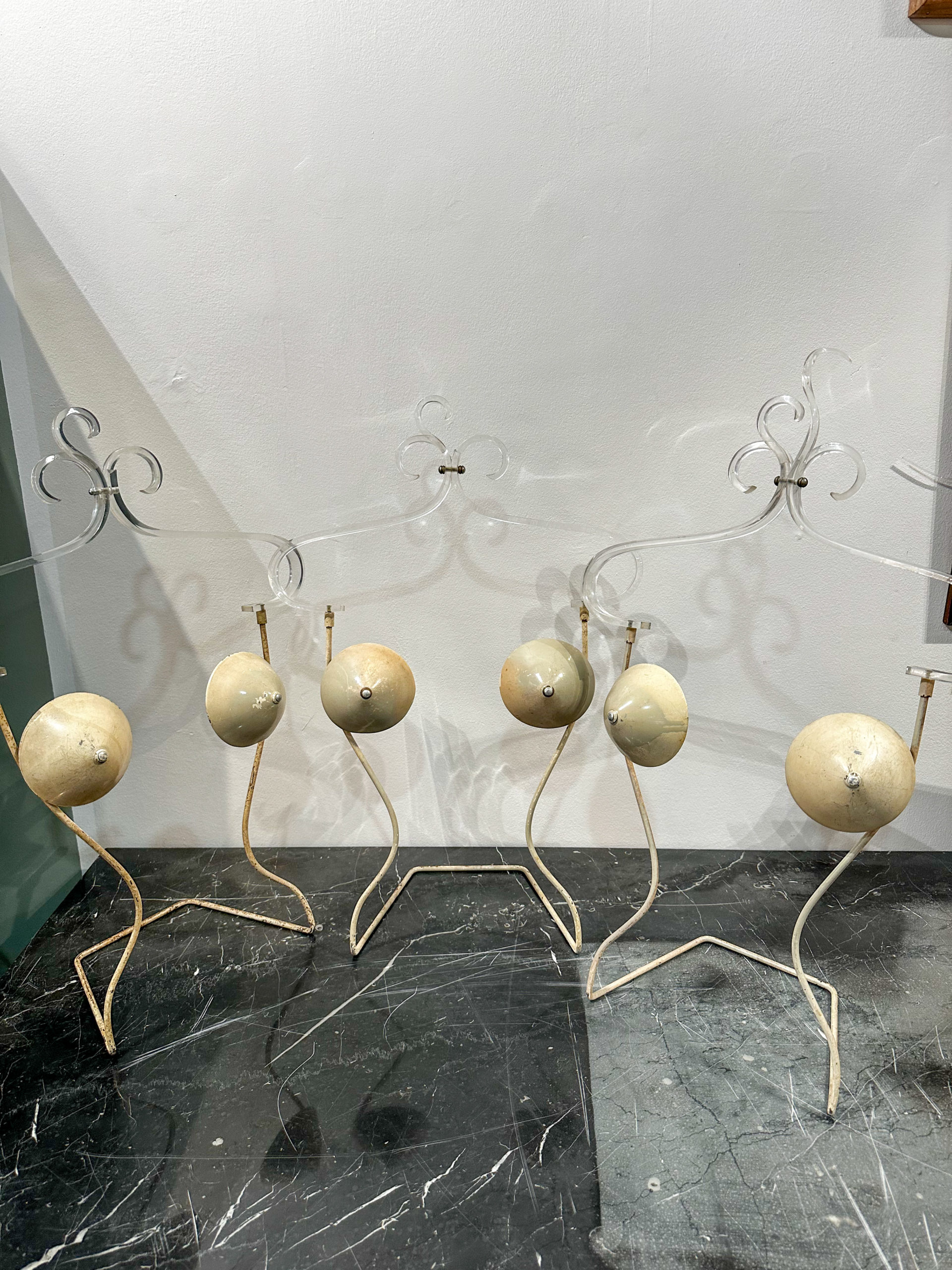 IMG_1152aurore morisse affaire conclue objets présentoirs lingerie siegel france années 30 40 vintage décoration