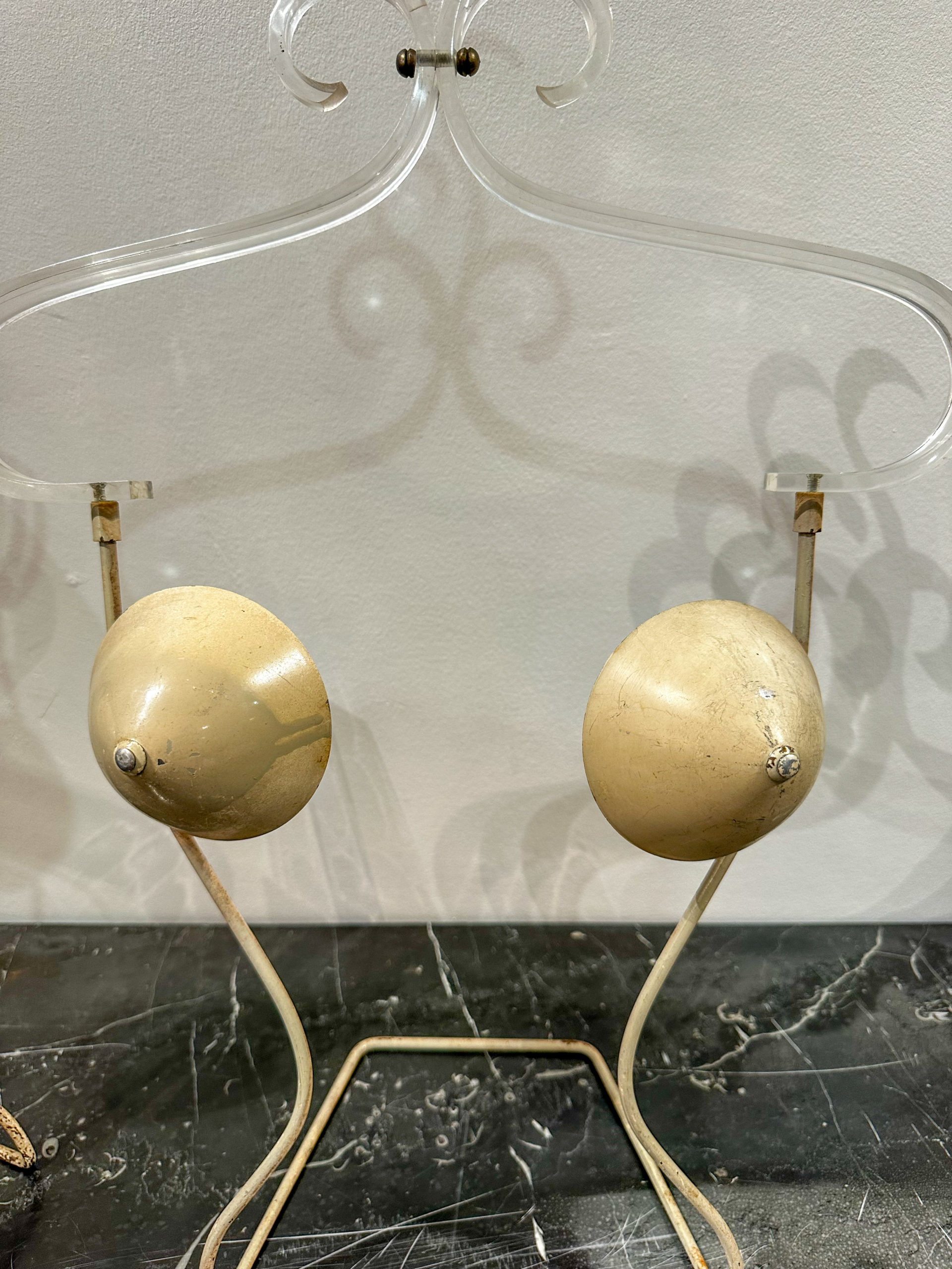 IMG_1154aurore morisse affaire conclue objets présentoirs lingerie siegel france années 30 40 vintage décoration