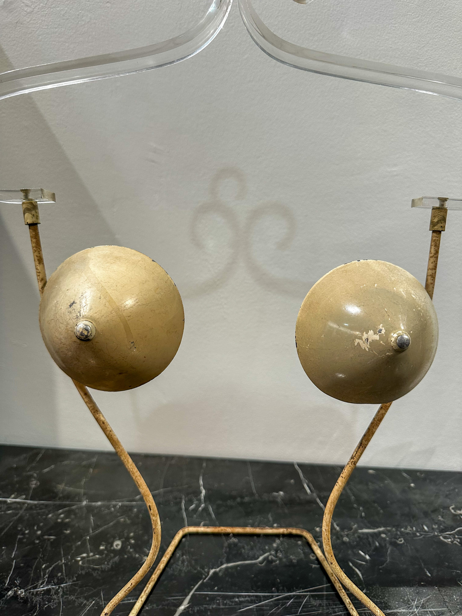 IMG_1156aurore morisse affaire conclue objets présentoirs lingerie siegel france années 30 40 vintage décoration