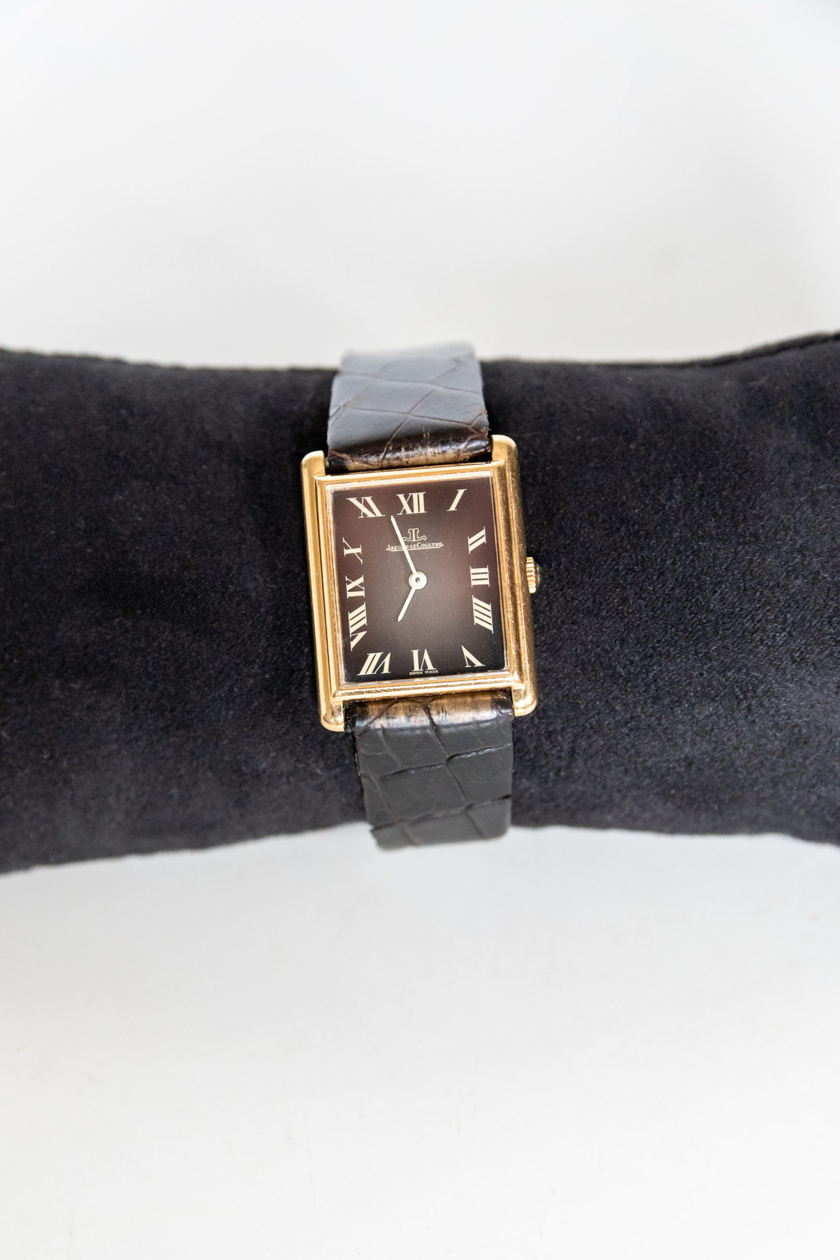 Jeager-lecoultre-homme-femme-collection-montre-vintage-or-aurore-morisse-chestret5-la-maison-de-chestret-liège-affaire-conclue1