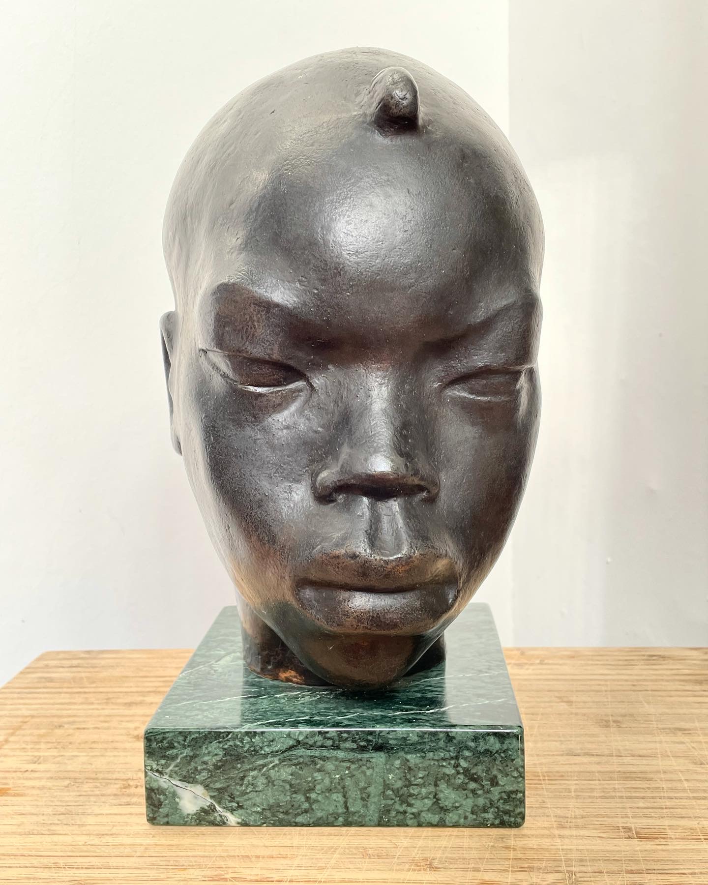 Aurore-Morisse-Arthur-Dupagne-tete-bronze-africain-antiquaire-liège-sculpteur-artiste-belge-xxe4