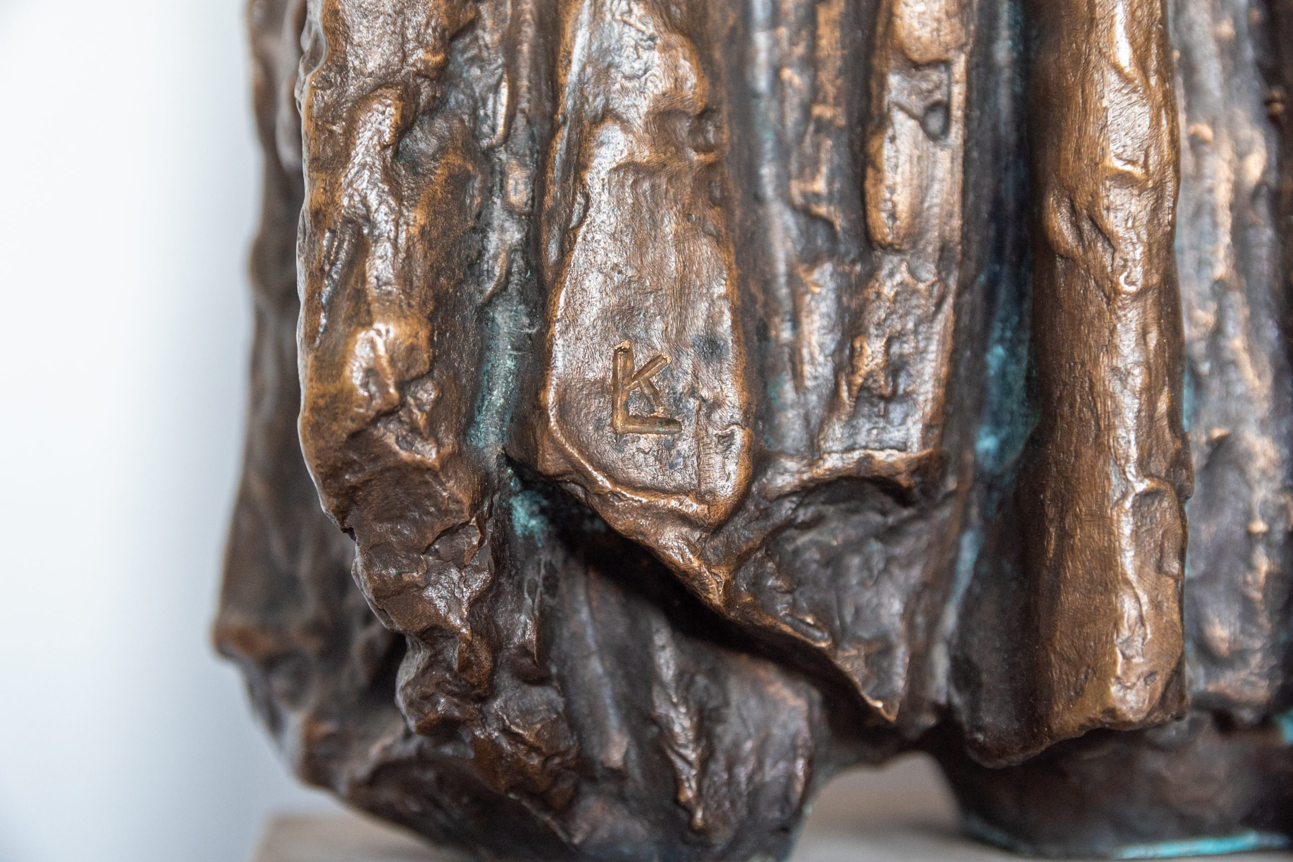 Sculpture-les-trois-femmes-au-tombeau-bronze-signé-LK-art-création-artiste-antiquaire-aurore-morisse-liège-paris-affaireconclue4