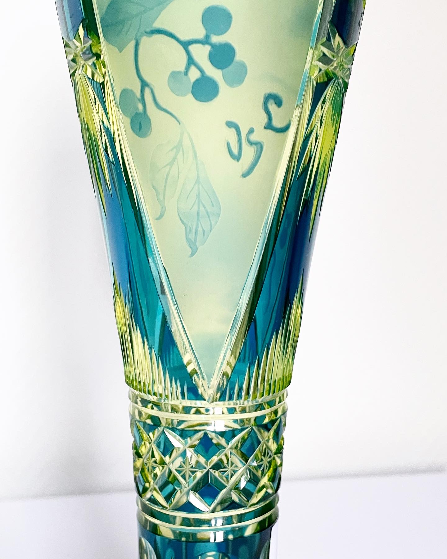 vase-jonghen-val-saint-lambert-urane-bleu-pétrole-art-nouveau-collection-cristal-léon-ledru-dégagé-acide-aurore-morisse-antiquaire-marchand-art-liège-paris6