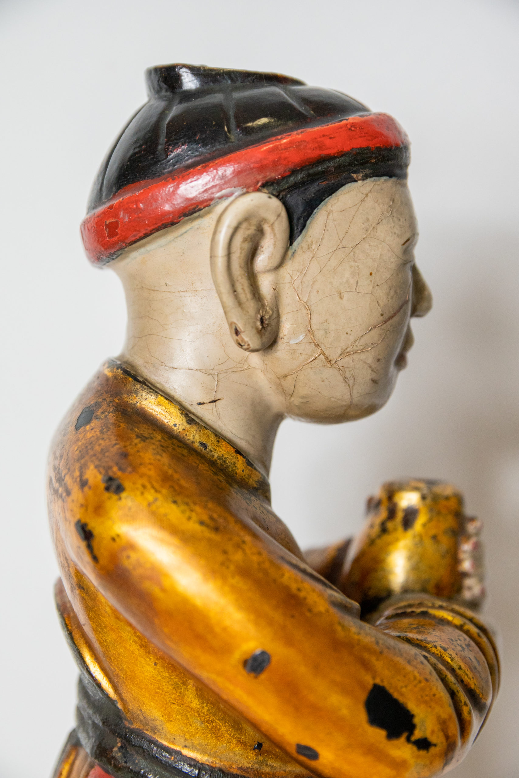 Aurore-morisse-acheteur-affaire-conclue-antiquaire-paris-liège-art-expertise-estimation-ojet-antiquités-sculpture-bois-moine-taoiste-XIXe-bois-doré-tibet-vietnam7-2