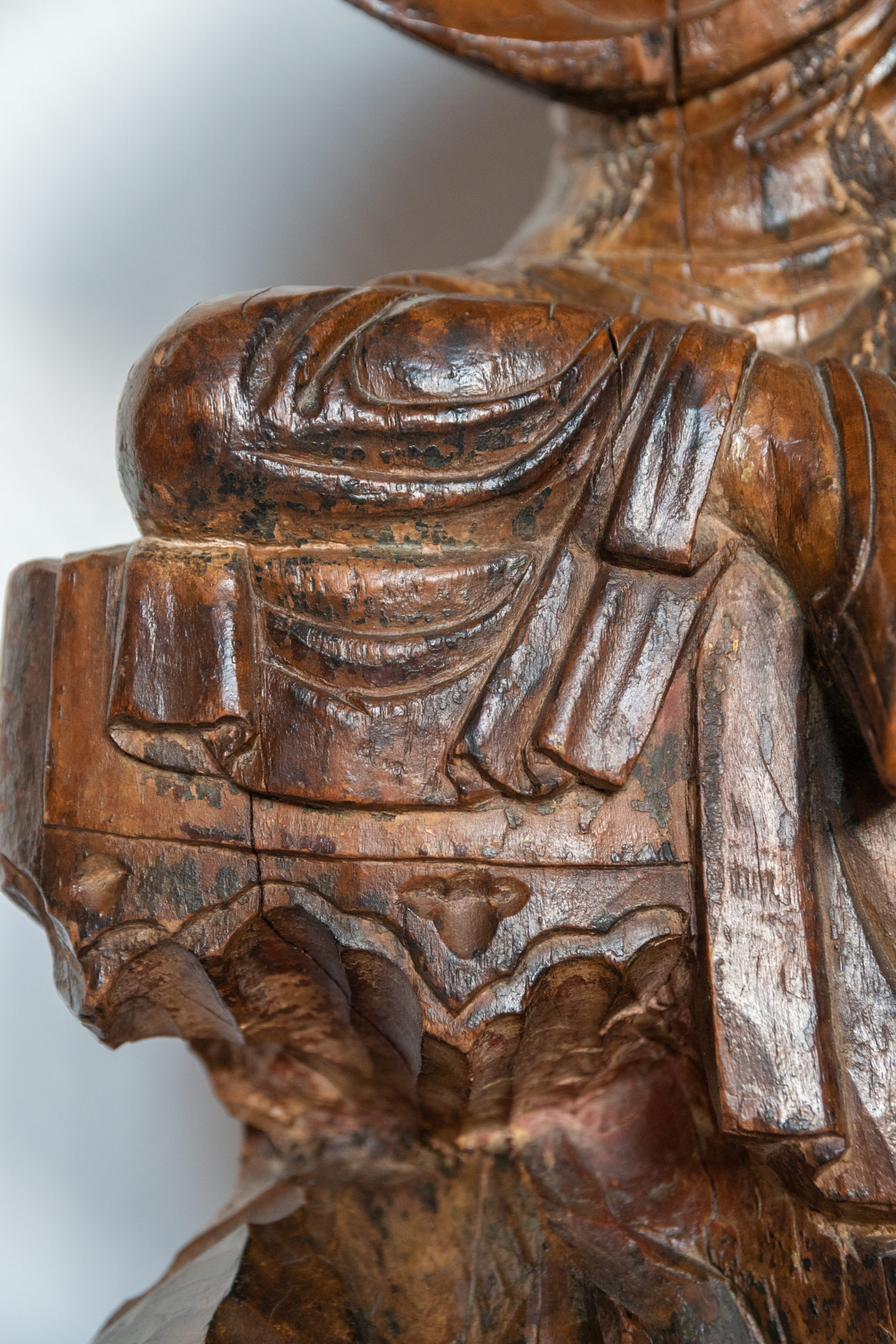 Sculpture-bois-art-asie-ming-moine-aurore-morisse-affaire-conclue-chine-objet-antiquité-antiquaire-liège-chestret52