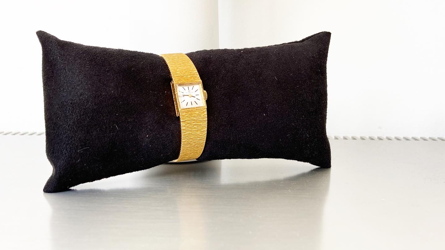 Montre-vintage-or-jaune-bracelet-bijoux-aurore-morisse-antiquaire-décoration-antiquité-objet-ancien-liège-paris-affaire-conclue-marchad-art-antiques4