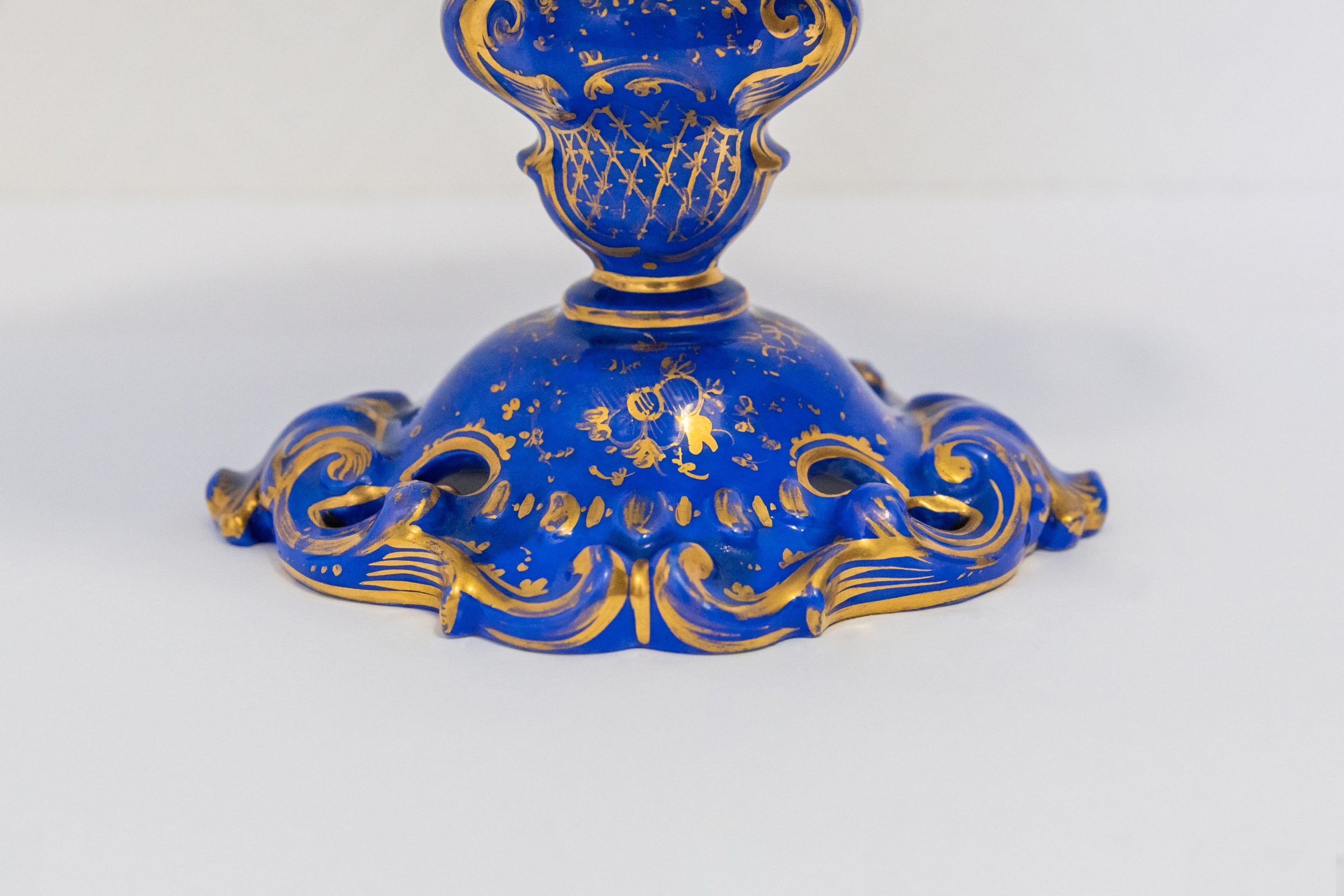Porcelaine-de-paris-xixe-bleu-sèvres-collection-décoration-antiquités-expertise-affaire-conclue2