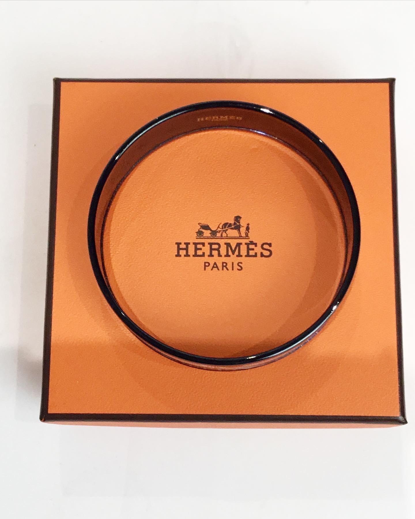 bracelet-hermes-emaillé-émail-aurore-morisse-luxe-bijoux-idée-cadeau-liège-affaireconclue-2