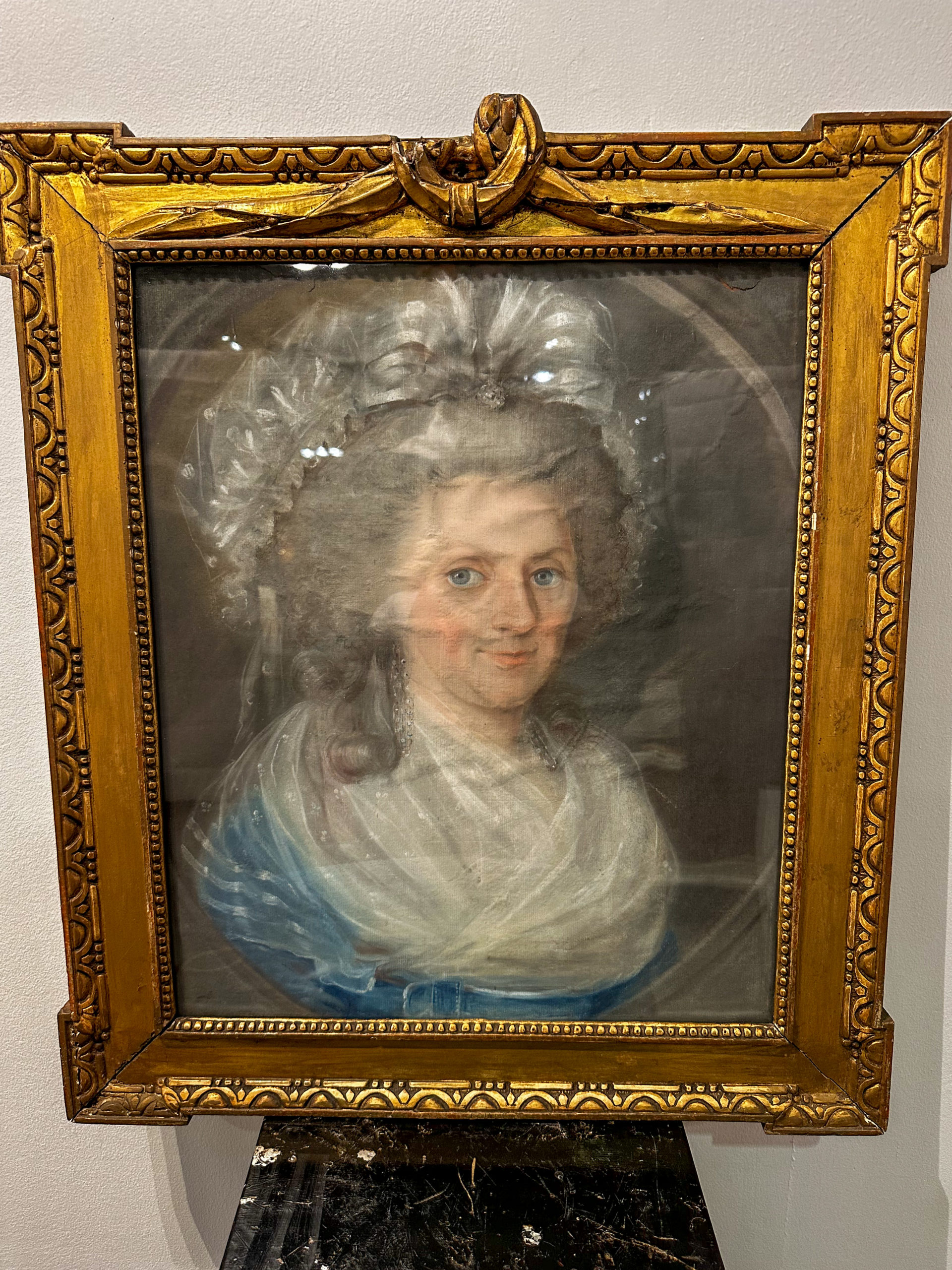 IMG_6801aurore-morisse-affaire-conclue-pastel-portrait-18e-siècle-collectionneur-investissement-papier-à-restaurer-femme-décoration-investissement