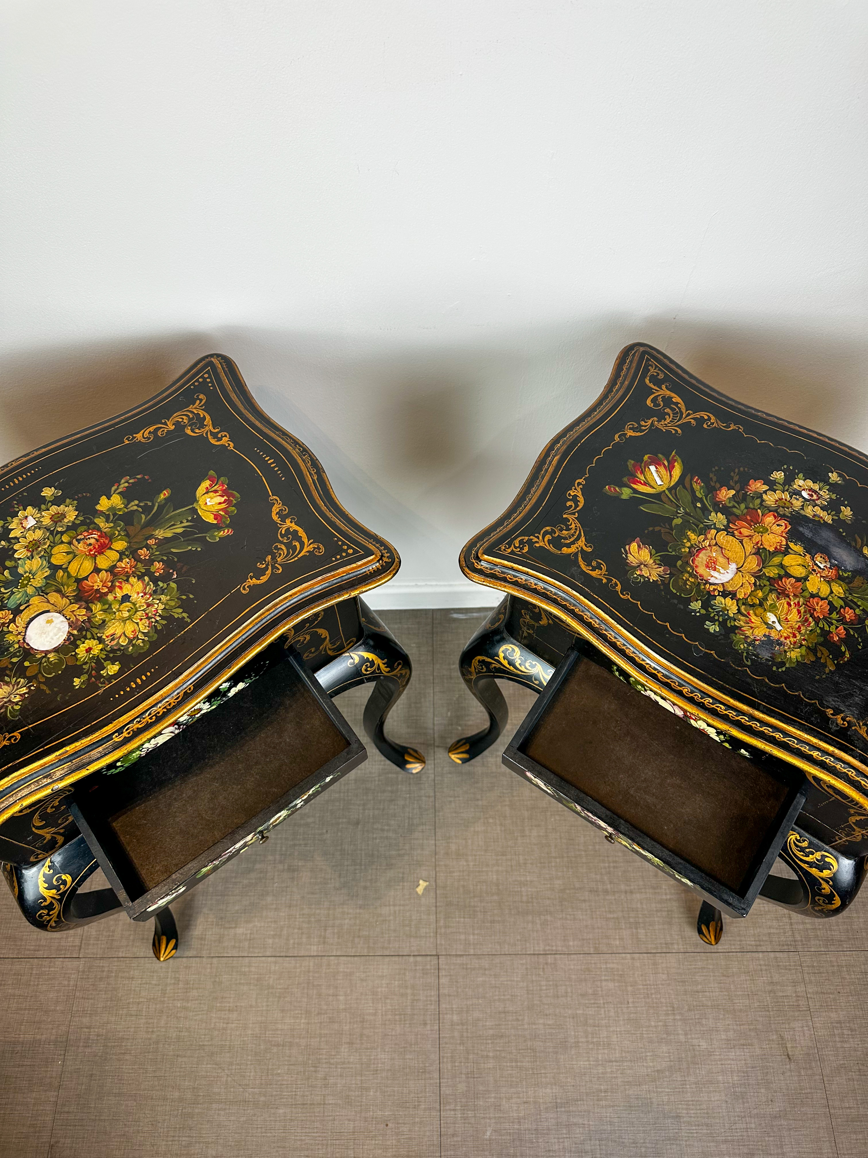 IMG_6821aurore-morisse-affaire-conclue-chevets-paire-peints-français-20e-siècle-décoration-fleurs-nacre-salon-rangement-pratique-collectionneur-noir-investissement