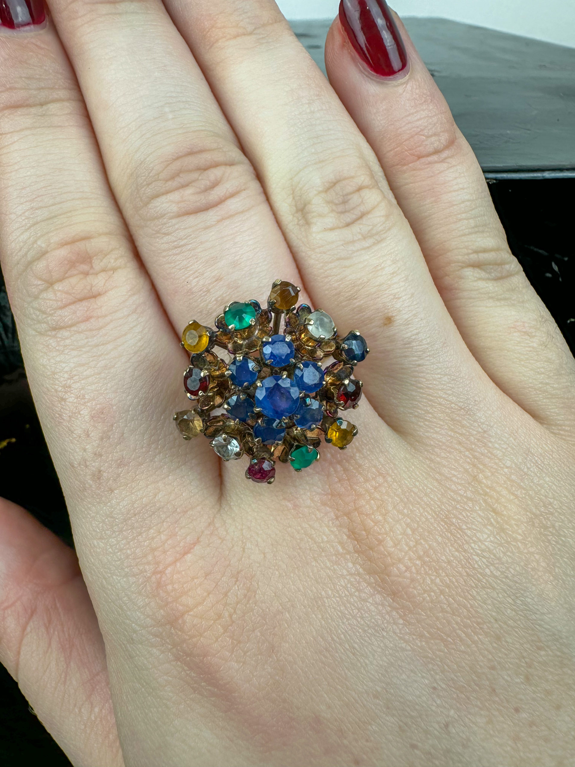 IMG_6876aurore-morisse-affaire-conclue-bijoux-bague-en-or-ancien-pierres-précieuses-multicolores-cascade-vintage-rétro-or-ancien-investissement