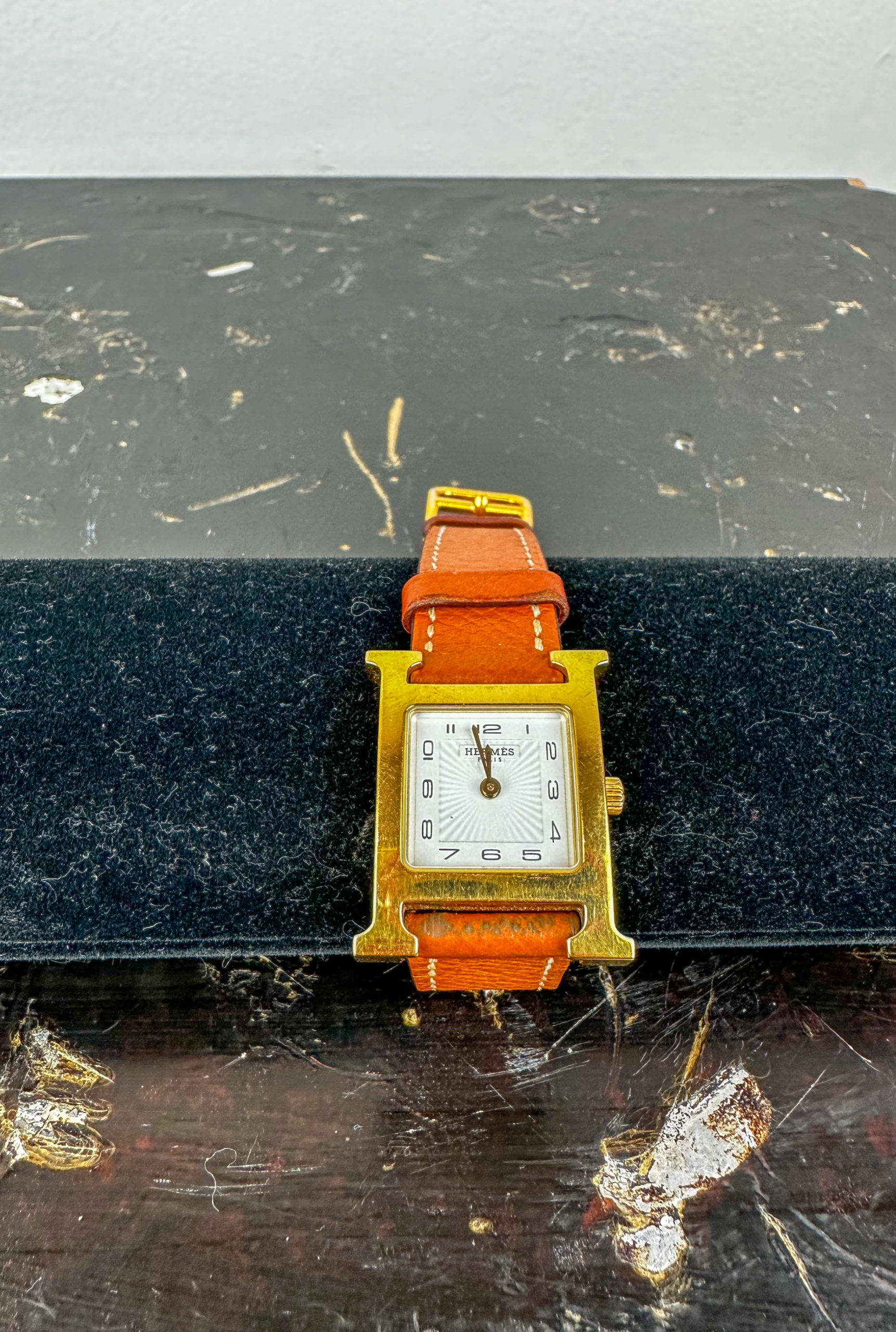 IMG_6903aurore-morisse-affaire-conclue-montre-hermès-vermeil-quartz-collectionneur-occasion-bracelet-cuir-orange-français-haute-couture