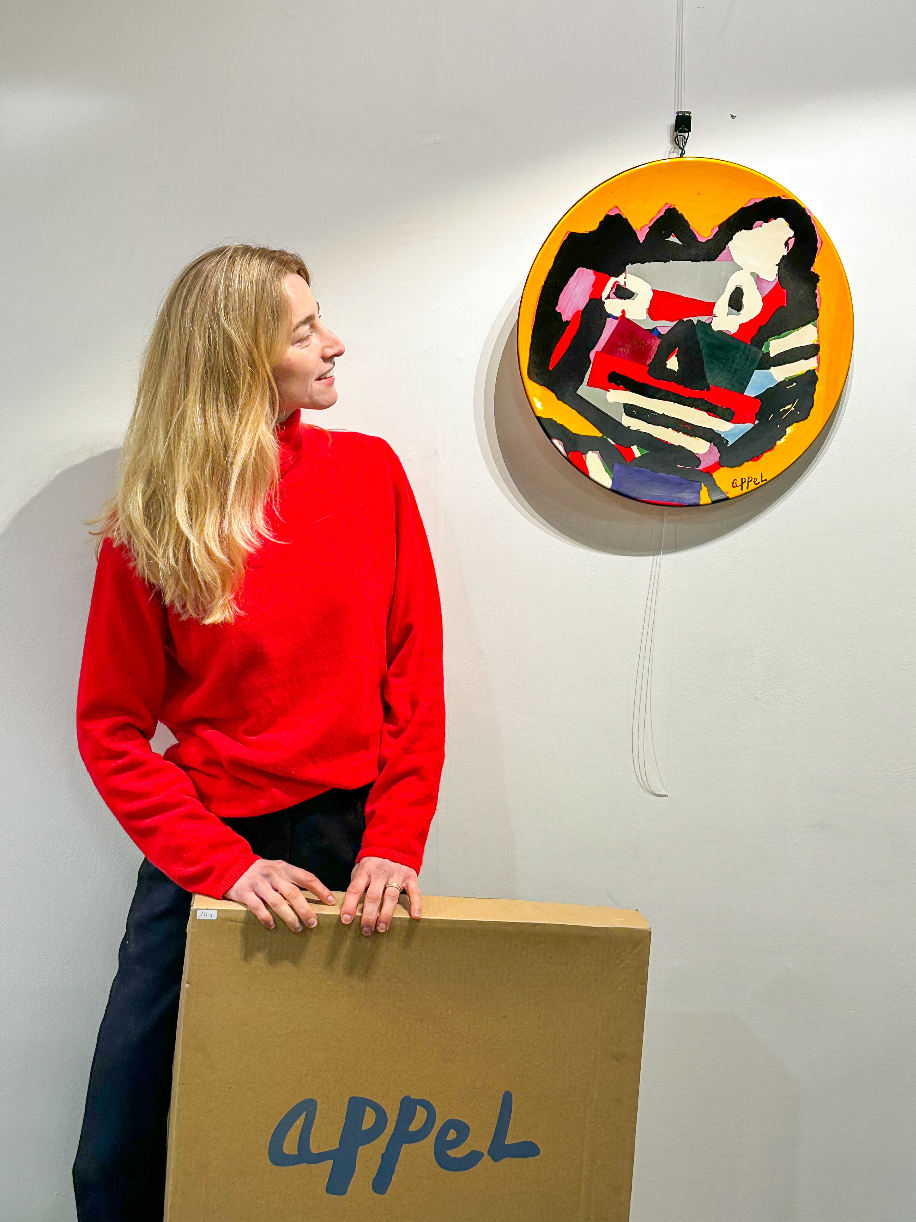 IMG_7235aurore-morisse-affaire-conclue-karel-appel-ceramique-plat-mural-decoration-cobra-art-contemporain-20e-siecle-reproduction-musee-collectionneur-decoration-investissement
