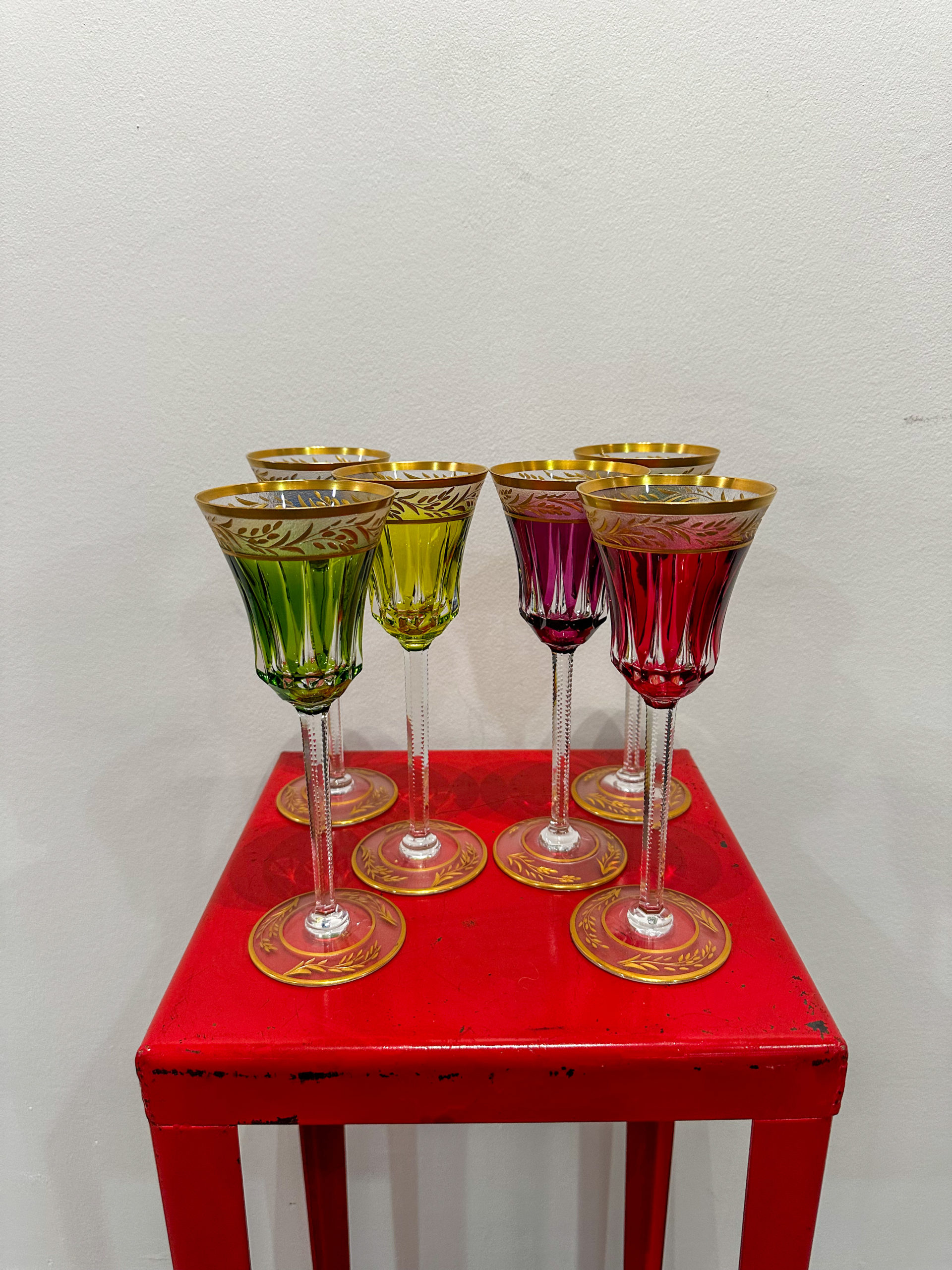 IMG_7601aurore-morisse-affaire-conclue-verres-crystal-colore-arts-de-la-table-val-saint-lambert-decoration-menager-collectionneur-investissement