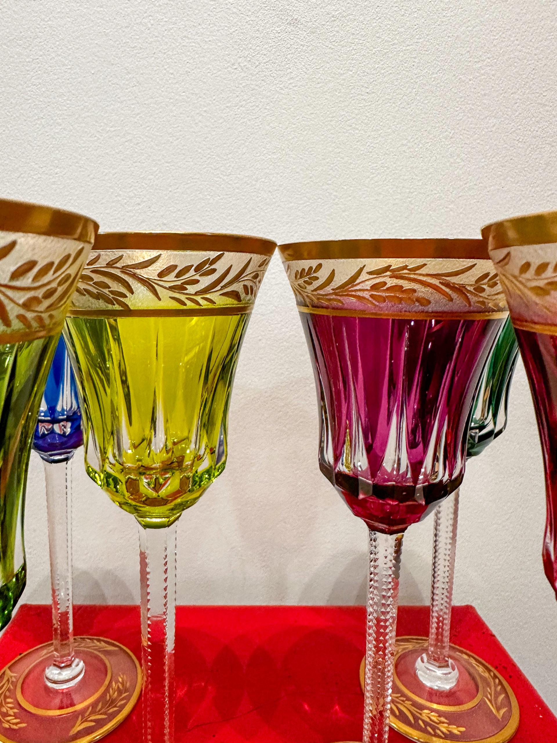 IMG_7604aurore-morisse-affaire-conclue-verres-crystal-colore-arts-de-la-table-val-saint-lambert-decoration-menager-collectionneur-investissement