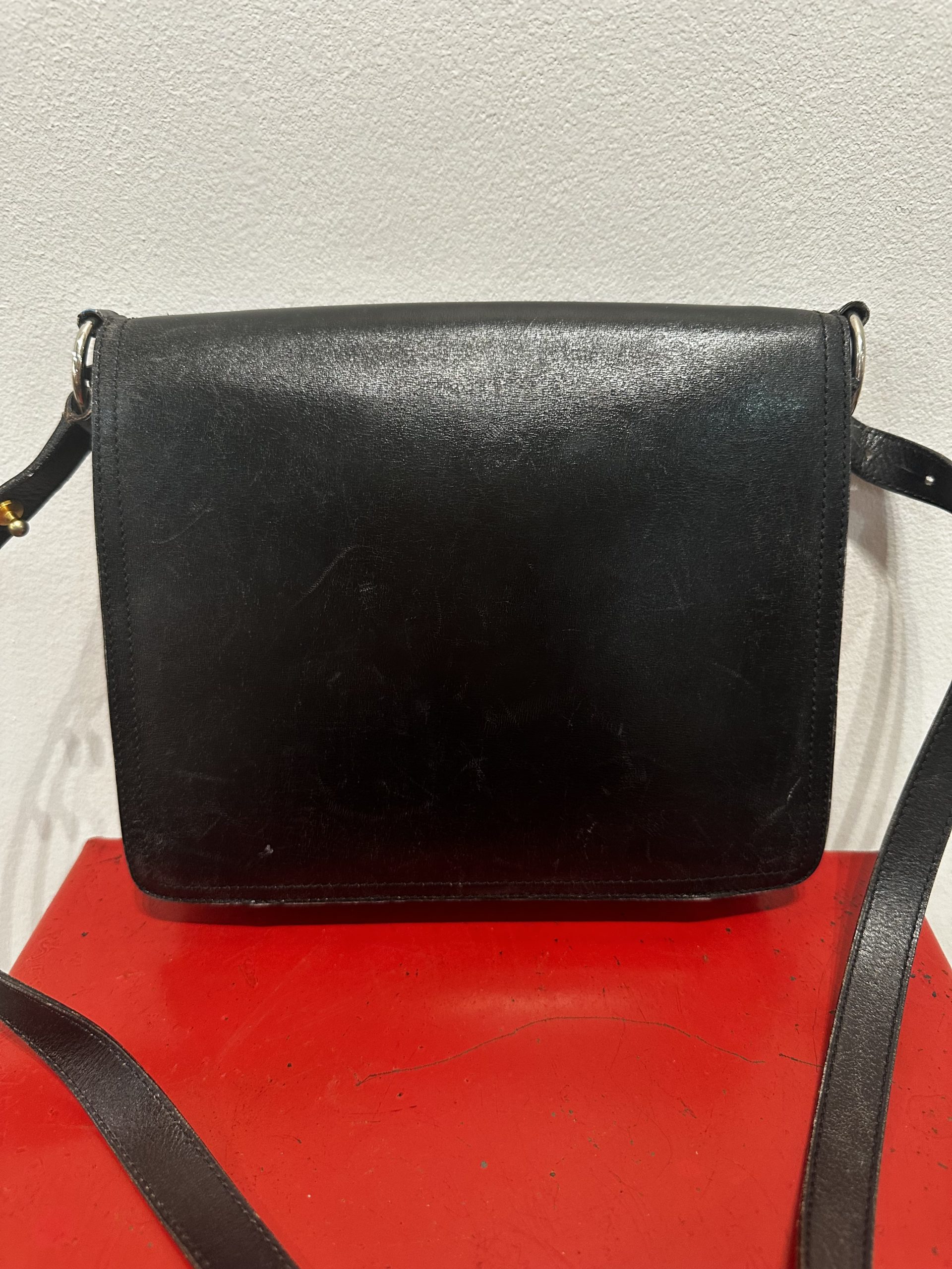 IMG_7400aurore-morisse-affaire-conclue-maroquinerie-delvaux-luxe-belge-cuir-lisse-besace-petit-format-vintage-collectionneur-occasion