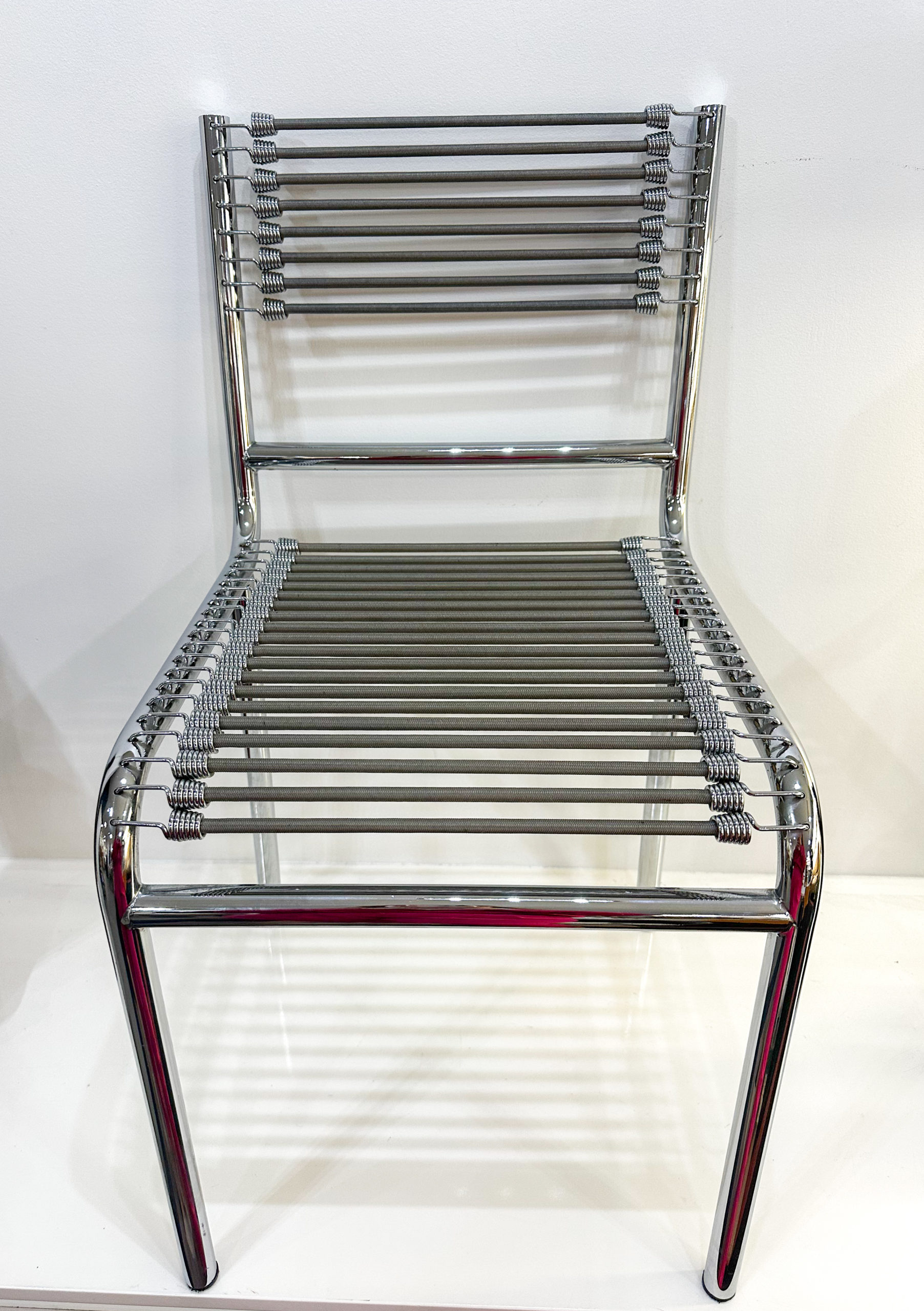 IMG_8237aurore-morisse-affaire-conclue-mobilier-chaise-acier-chromé-ressort-élastique-herbst-contemporain-design-ameublement-décoration-france-20e-siècle-art-contemporain