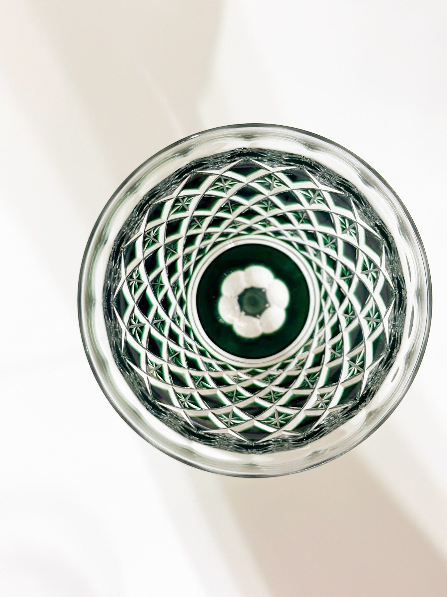 4a0a43fc-b6b5-4c3c-af18-be8cd5cff92aaurore-morisse-affaire-conclue-verrerie-verres-vin-blanc-gevaert-carlton-couleur-art-de-la-table-décoration-collectionneur-occasion