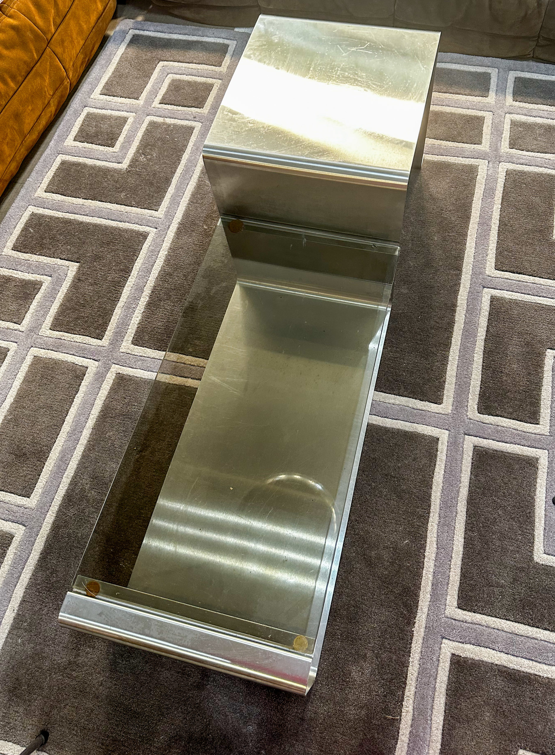 IMG_8106aurore-morisse-affaire-conclue-design-roche-bobois-francois-monnet-kappa-plexiglass-fumé-axier-inox-chromé-table-basse-salon-café-années-70