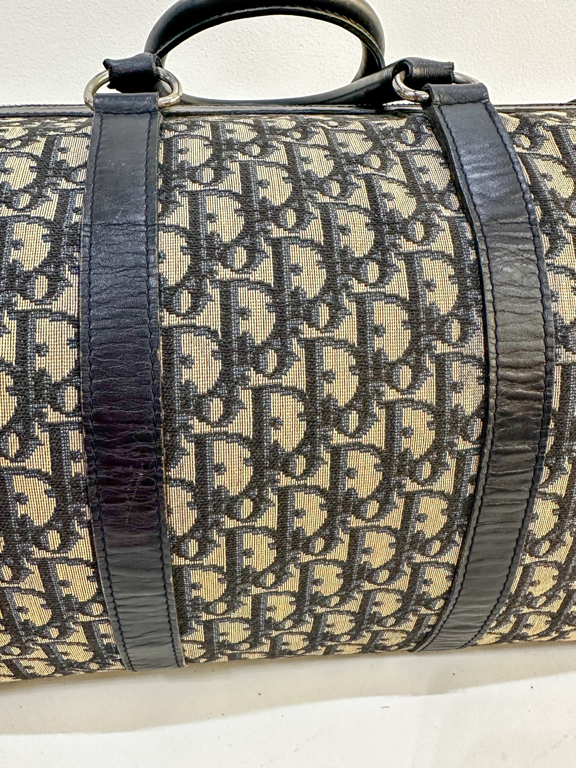 IMG_8159aurore-morisse-affaire-conclue-maroquinerie-luxe-dior-sac-de-voyage-vintage-occasion-seconde-main-toile-cuir-monogramme-france