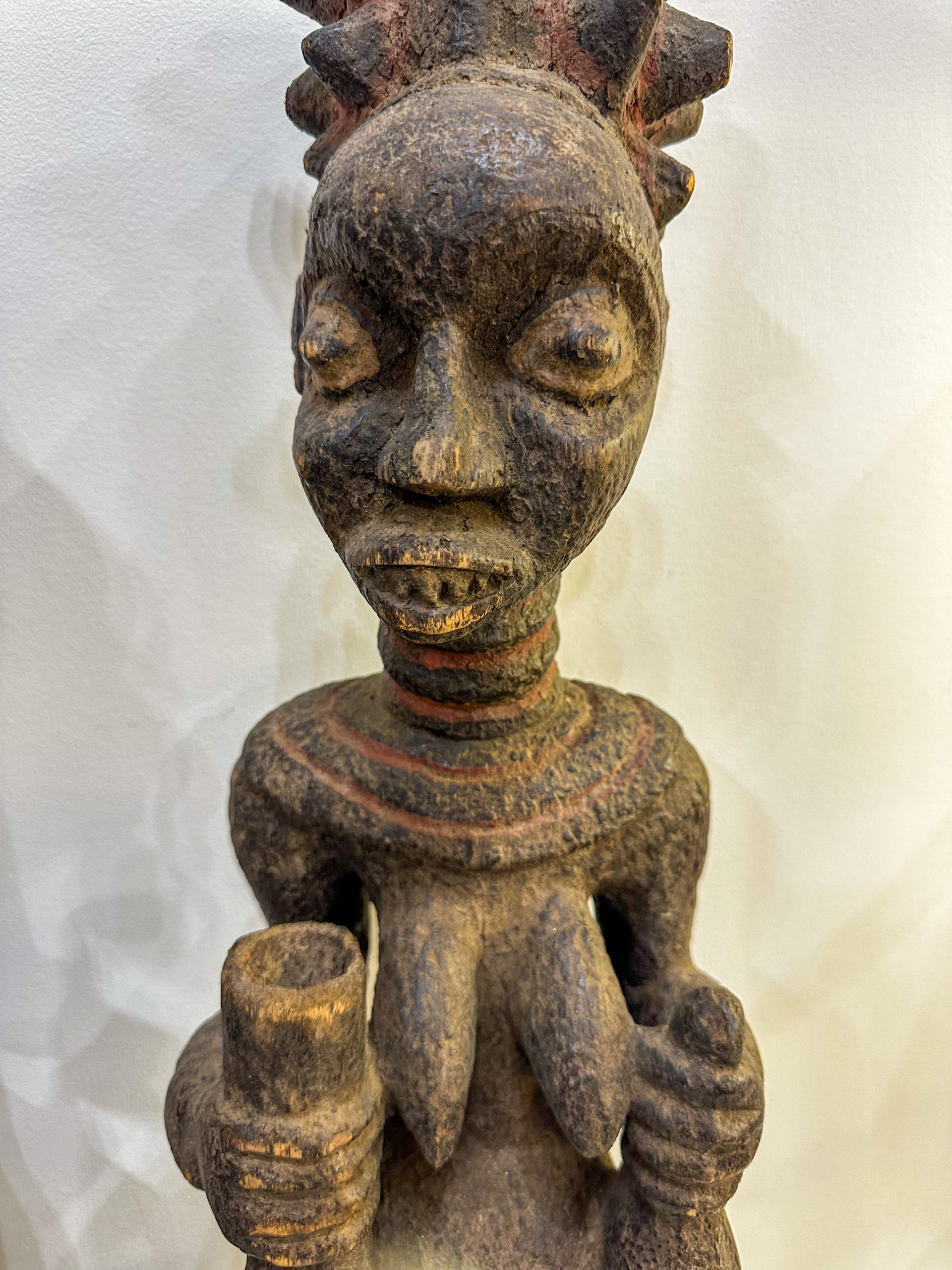 IMG_8444aurore-morisse-affaire-conclue-sculpture-art-africain-afrique-couple-homme-femme-19e-siècle-yoruba-bois-grand-format-décoration-collectionneur